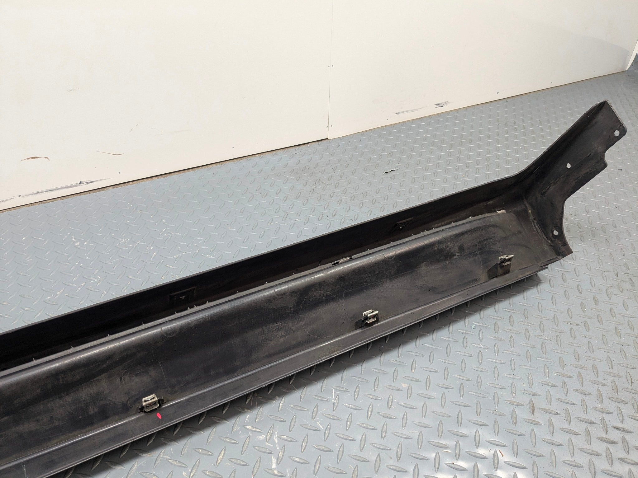 2009 - 2011 OEM MERCEDES-BENZ ML63 LEFT SIDE RUNNING BOARD STEP PAD ASSEMBLY