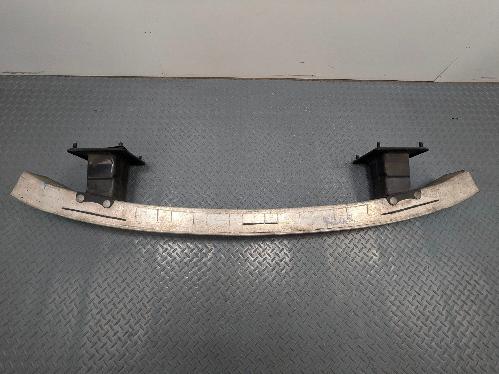 2009 - 2011 OEM MERCEDES-BENZ ML63 REAR BUMPER REINFORCEMENT IMPACT BAR