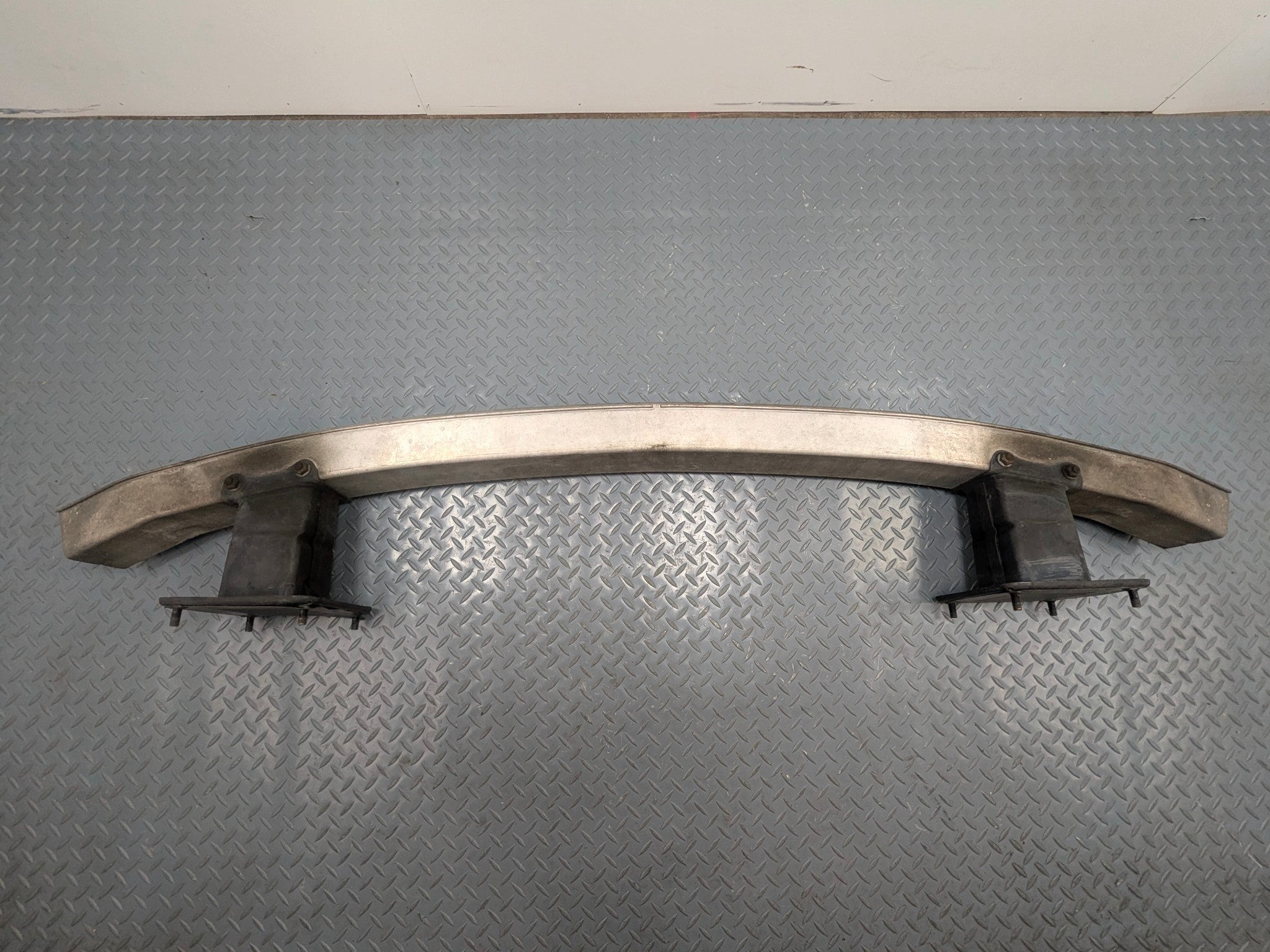 2009 - 2011 OEM MERCEDES-BENZ ML63 REAR BUMPER REINFORCEMENT IMPACT BAR
