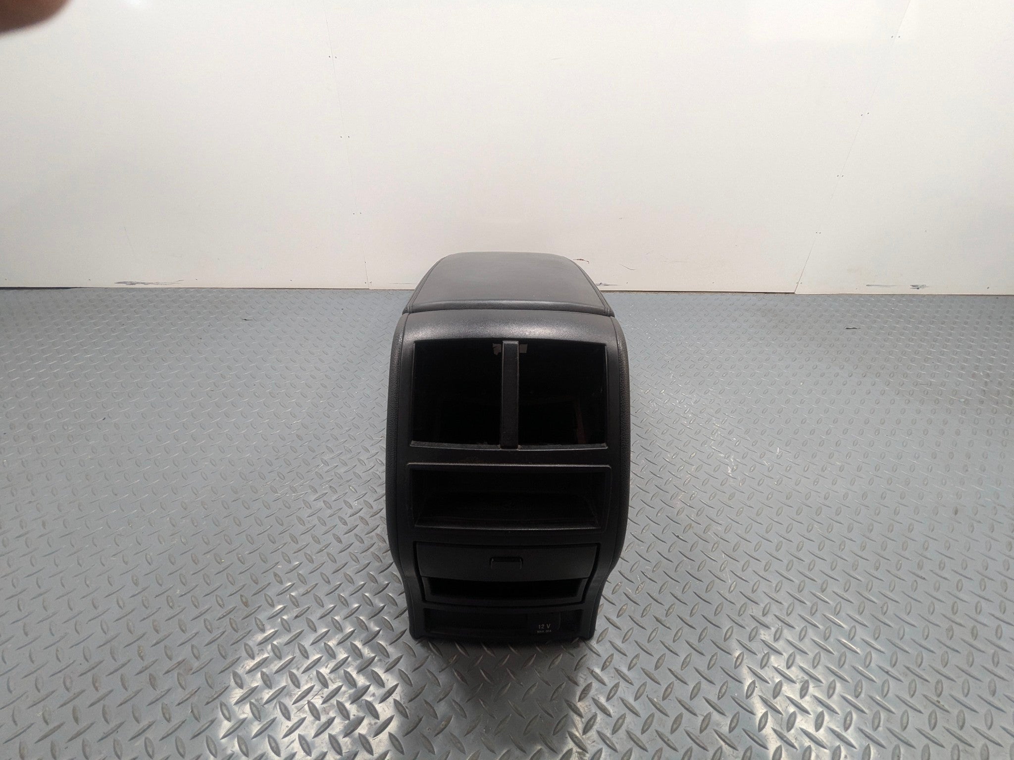 09 - 11 OEM MERCEDES-BENZ ML63 INTERIOR CENTER FLOOR CONSOLE ARMREST ASSEMBLY