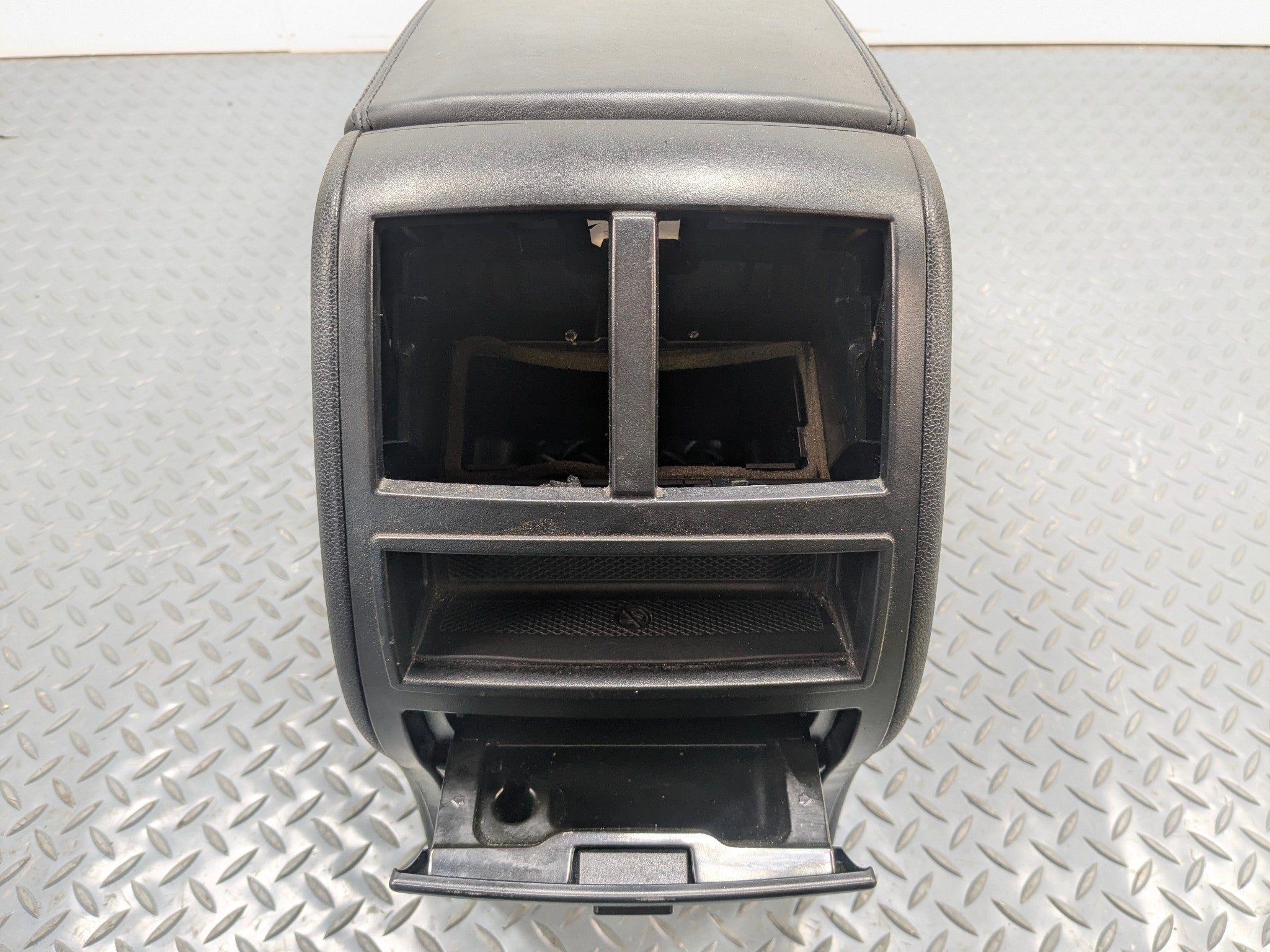 09 - 11 OEM MERCEDES-BENZ ML63 INTERIOR CENTER FLOOR CONSOLE ARMREST ASSEMBLY