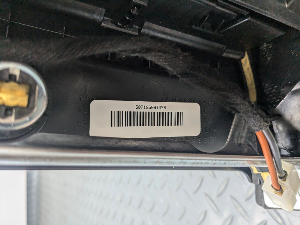 09 - 11 OEM MERCEDES-BENZ ML63 INTERIOR CENTER FLOOR CONSOLE ARMREST ASSEMBLY