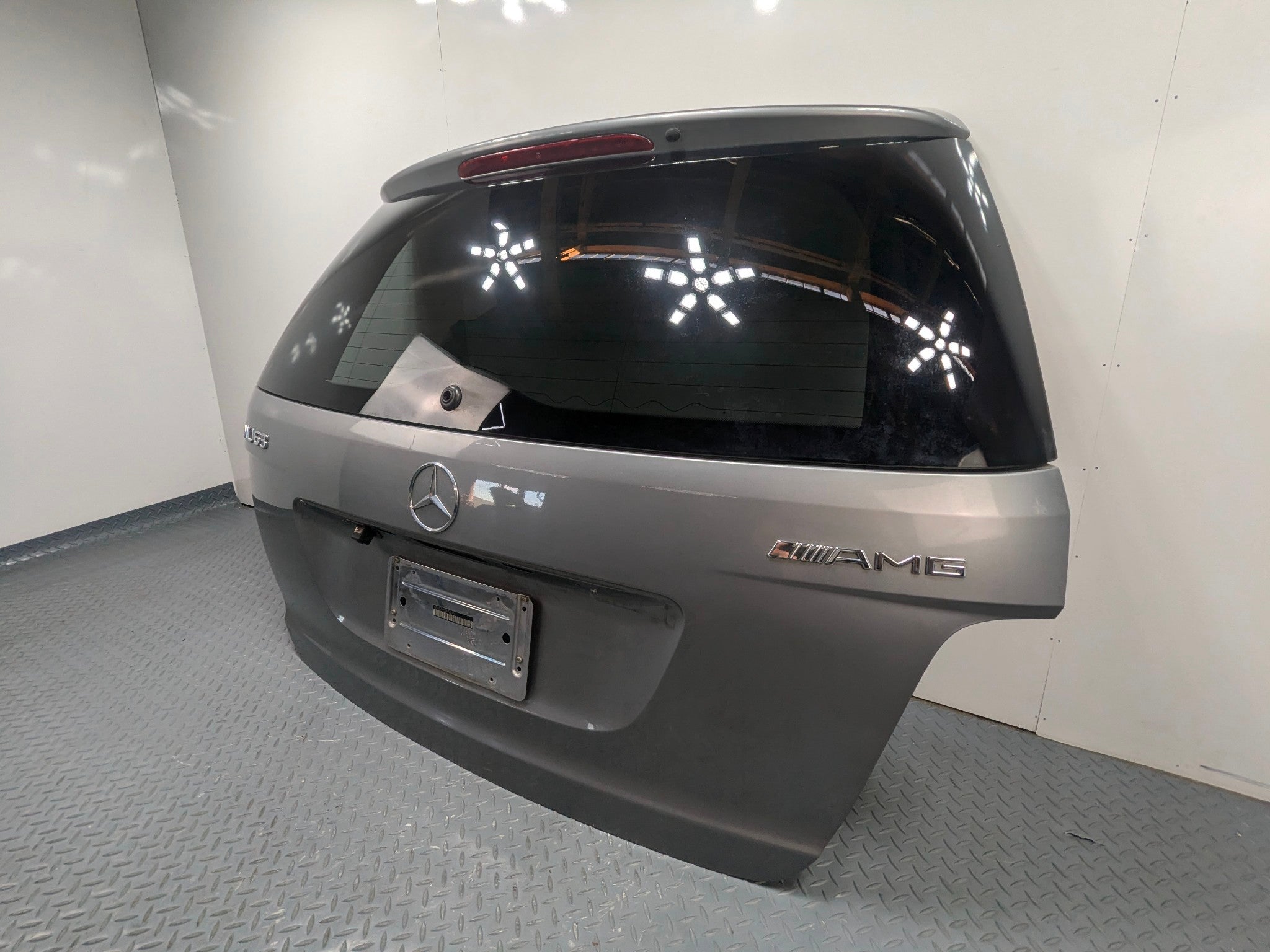 2009 - 2011 OEM MERCEDES-BENZ ML63 REAR TRUNK TAILGATE HATCH PANEL ASSEMBLY