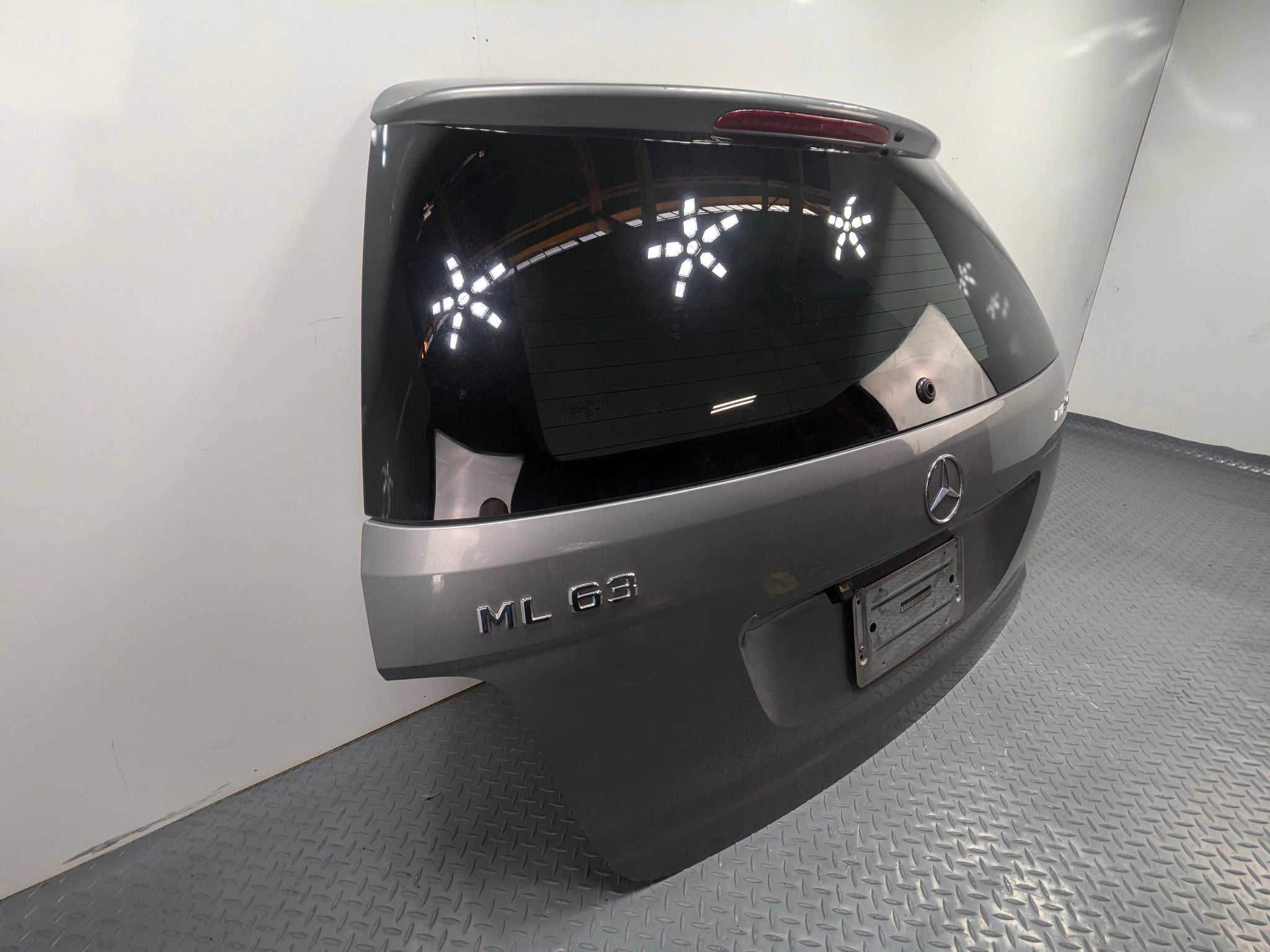 2009 - 2011 OEM MERCEDES-BENZ ML63 REAR TRUNK TAILGATE HATCH PANEL ASSEMBLY