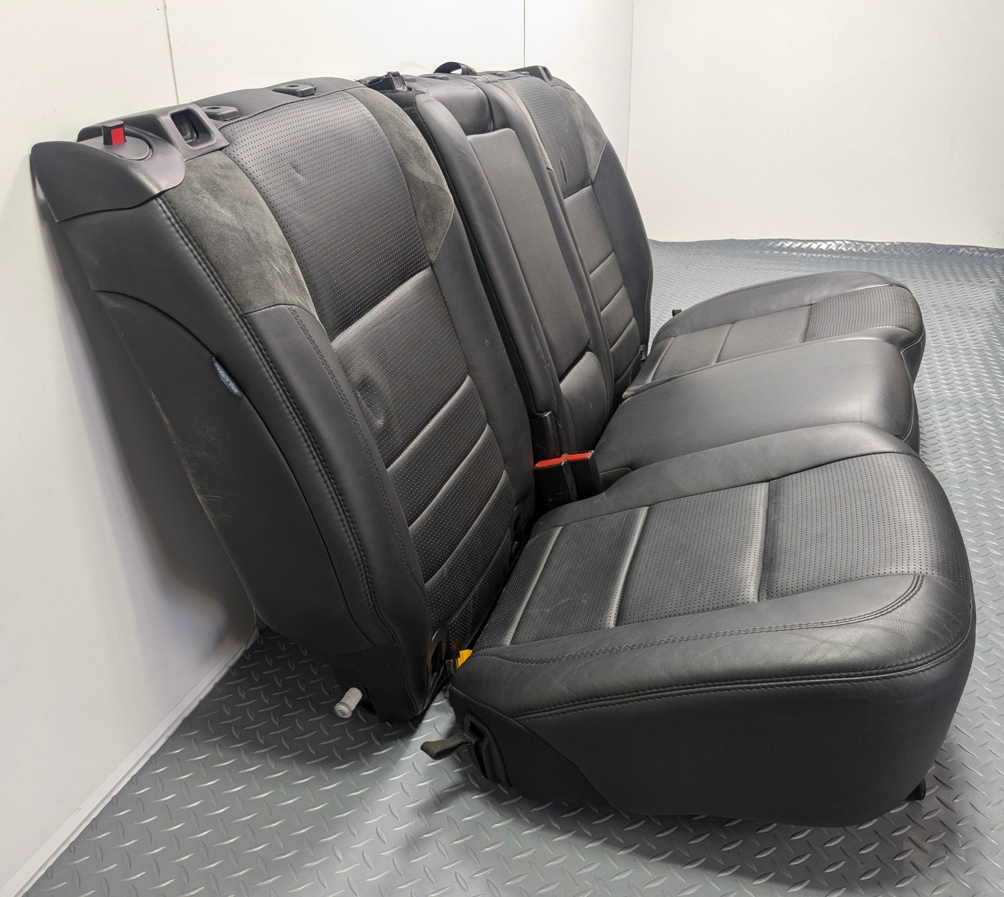 2009 - 2011 OEM MERCEDES-BENZ ML63 REARBACK SEAT BLACK LEATHER ASSEMBLY