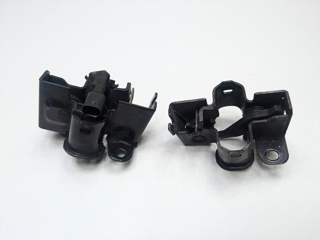2009 - 2011 OEM MERCEDES-BENZ ML63 FRONT LR SIDE HOOD SAFETY CATCH LATCH LOCK