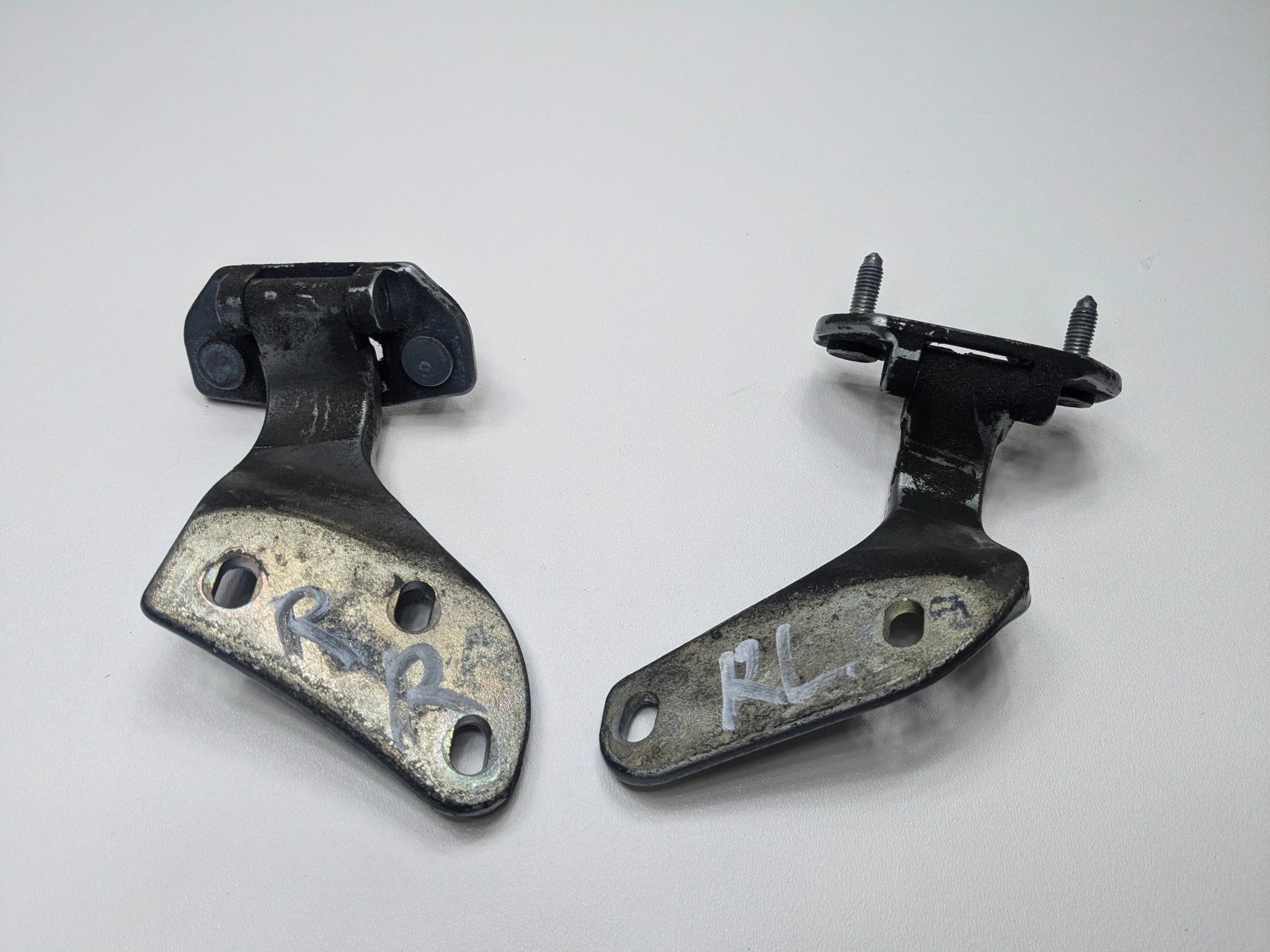 2009 - 2011 OEM MERCEDES-BENZ ML63 REAR TAILGATE HINGES PAIR