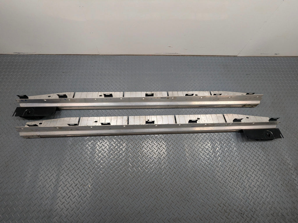 09 - 11 OEM MERCEDES-BENZ ML63 RIGHT AND LEFT SIDE STEP RUNNING BOARD BRACKET