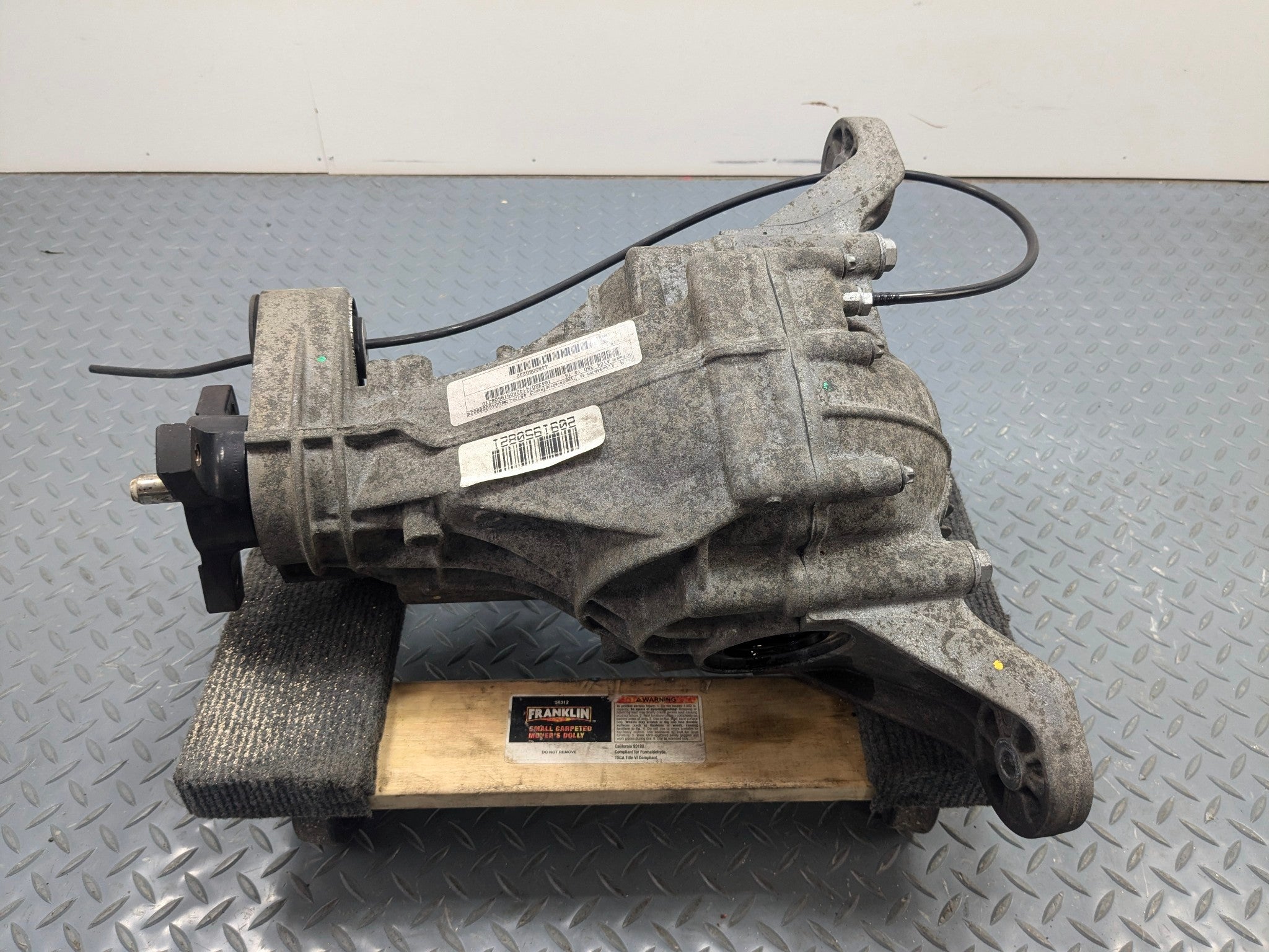 2009 - 2011 OEM MERCEDES-BENZ ML63 REAR DIFFERENTIAL AXLE CARRIER ASSEMBLY
