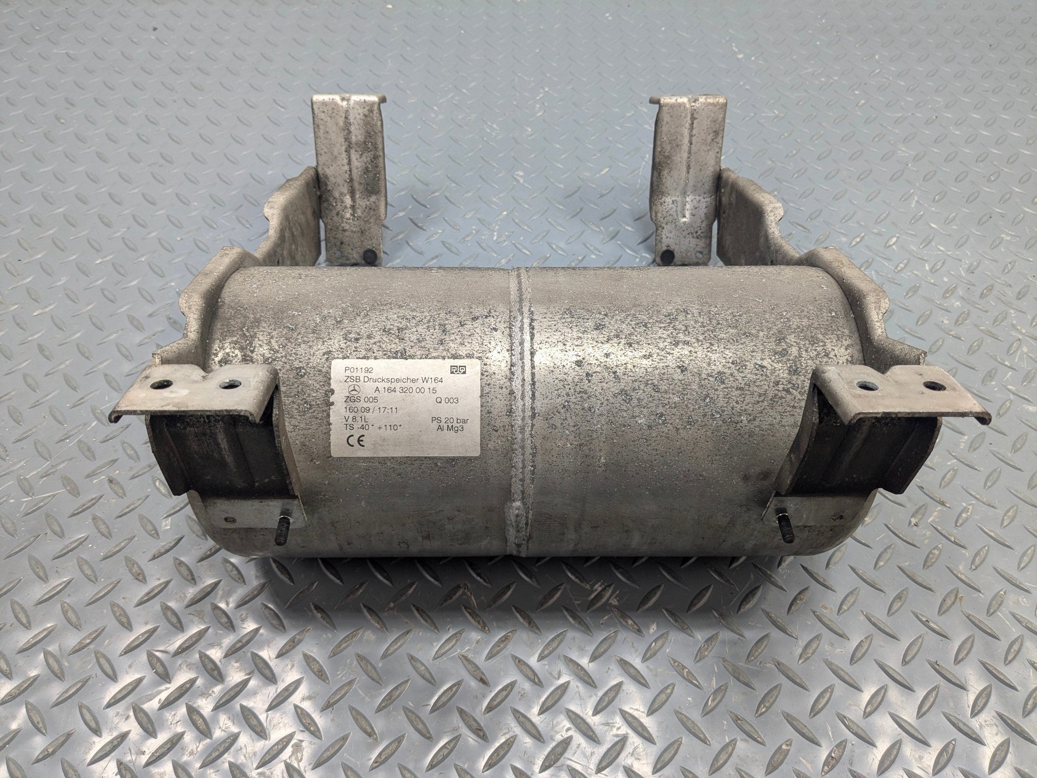 2009 - 2011 OEM MERCEDES-BENZ ML63 AIR SUSPENSION TANK RESERVOIR ASSEMBLY