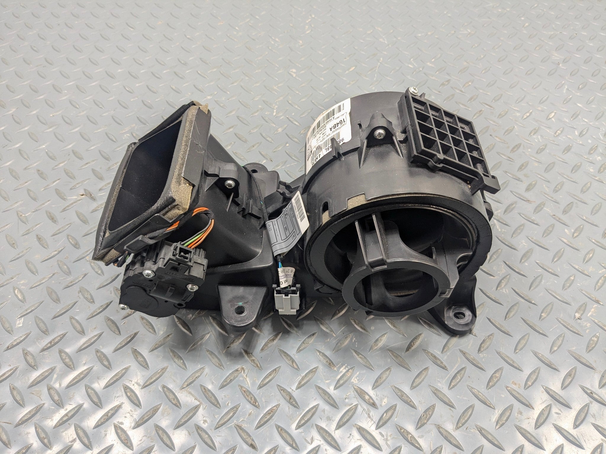2009 - 2011 OEM MERCEDES-BENZ ML63 AC HEATER BLOWER MOTOR HOUSING