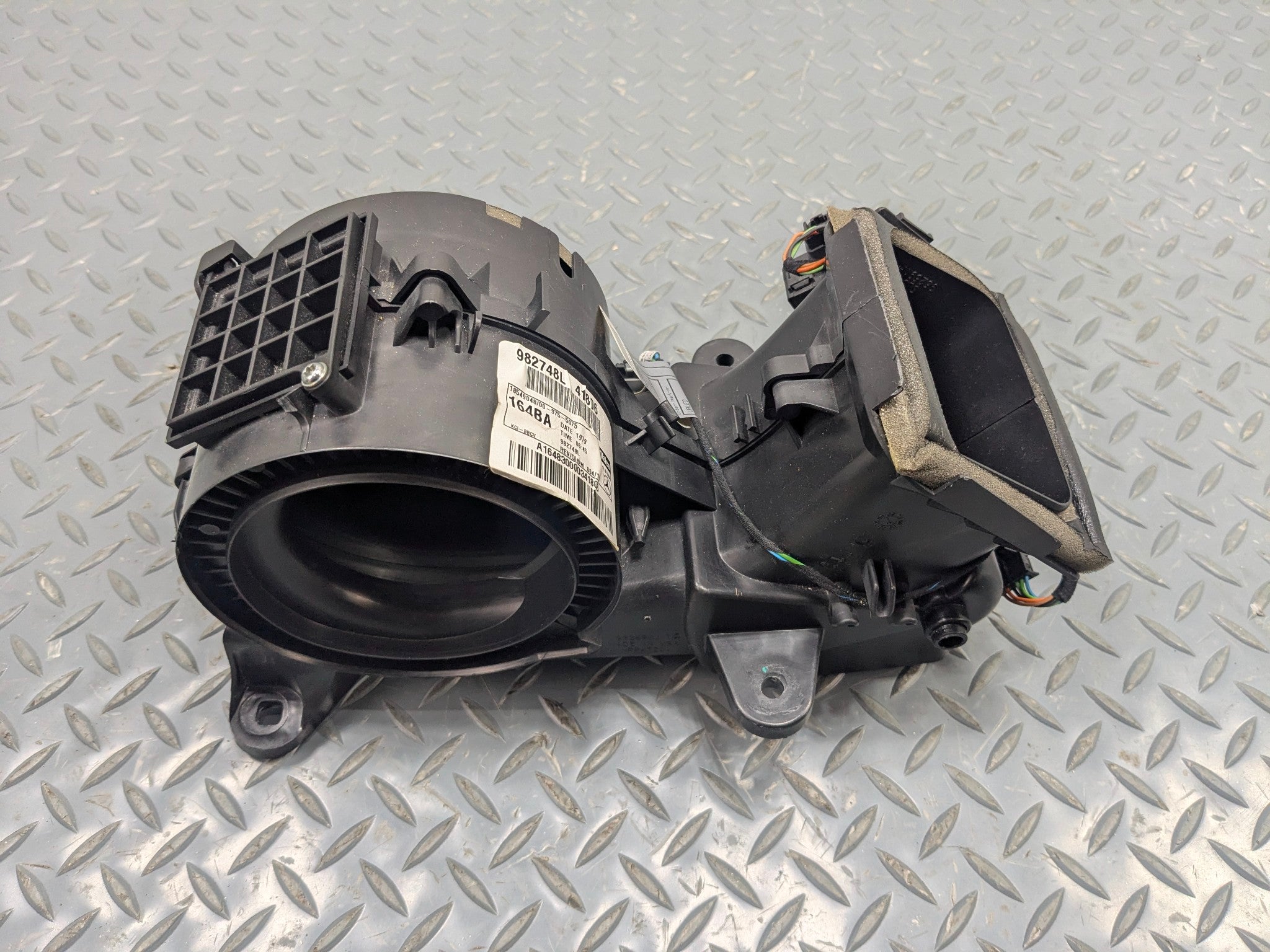 2009 - 2011 OEM MERCEDES-BENZ ML63 AC HEATER BLOWER MOTOR HOUSING