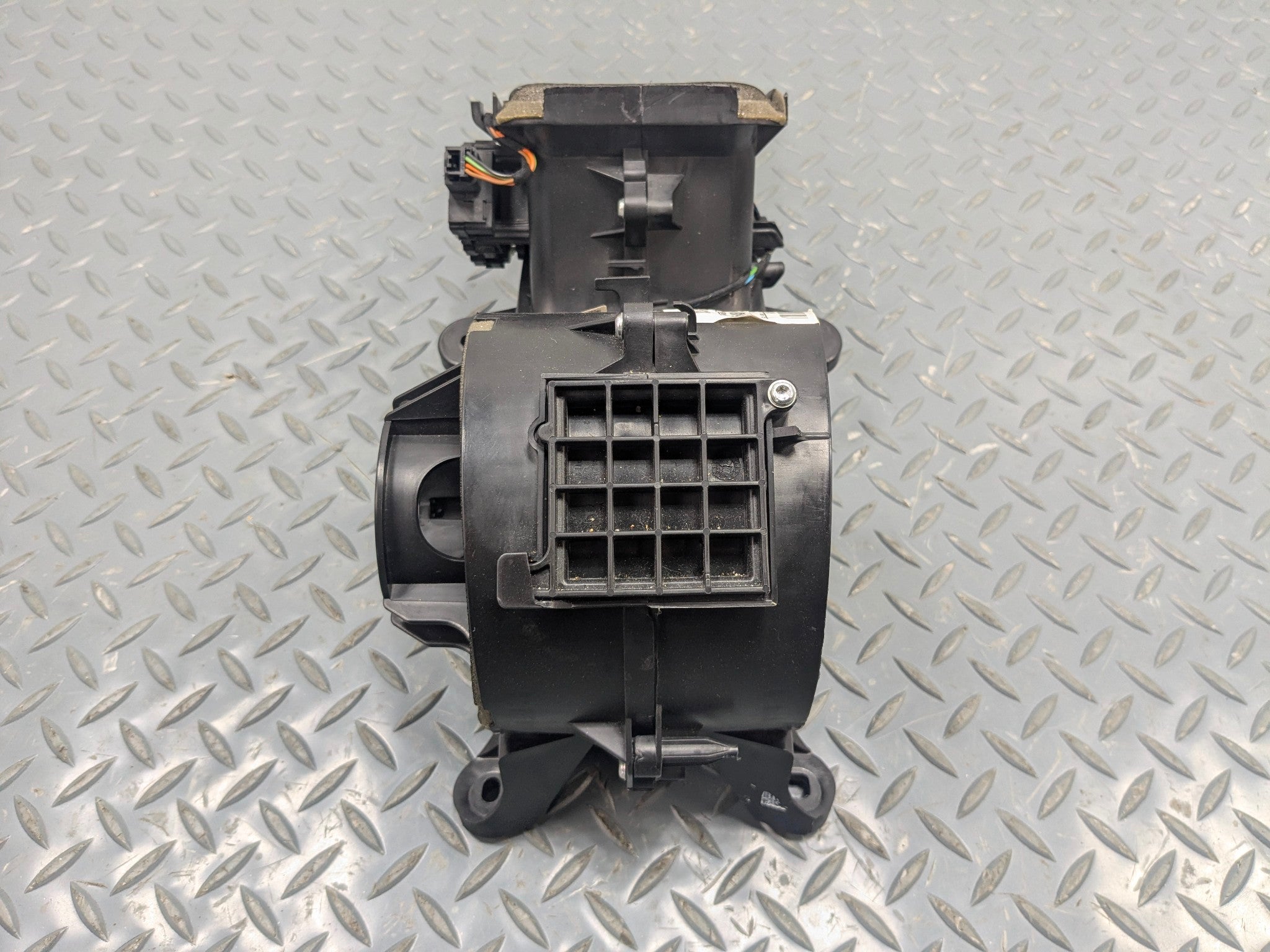 2009 - 2011 OEM MERCEDES-BENZ ML63 AC HEATER BLOWER MOTOR HOUSING