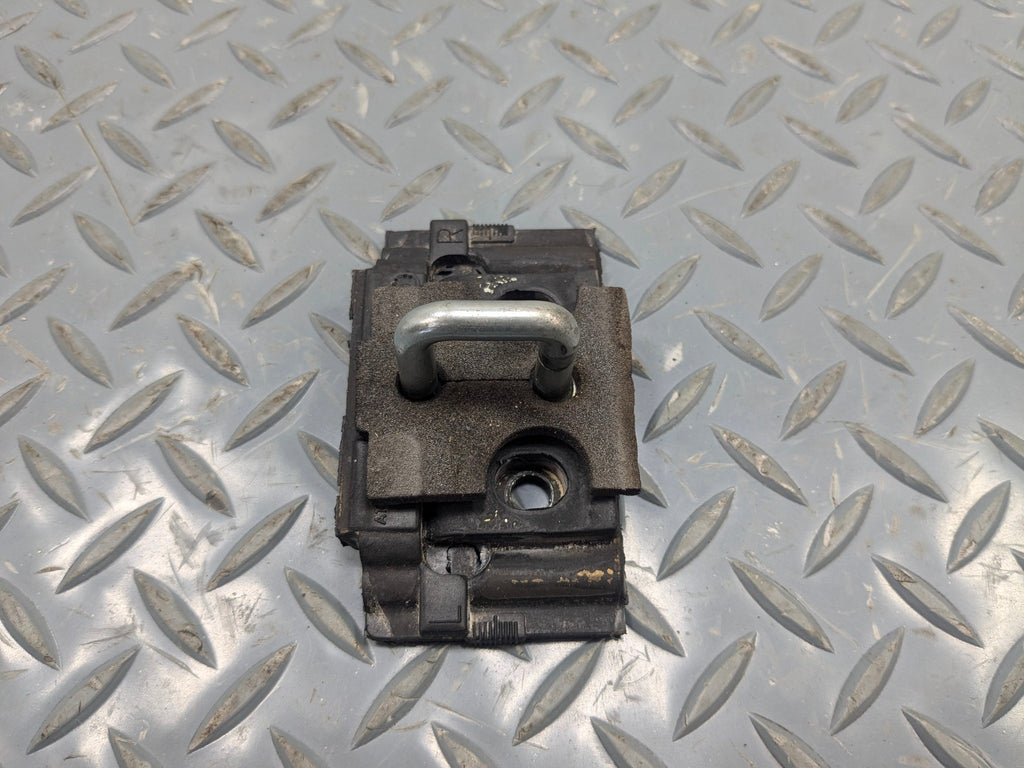 2009 - 2011 OEM MERCEDES-BENZ ML63 TRUNK TAILGATE LIFTGATE LATCH LOCK STRIKER
