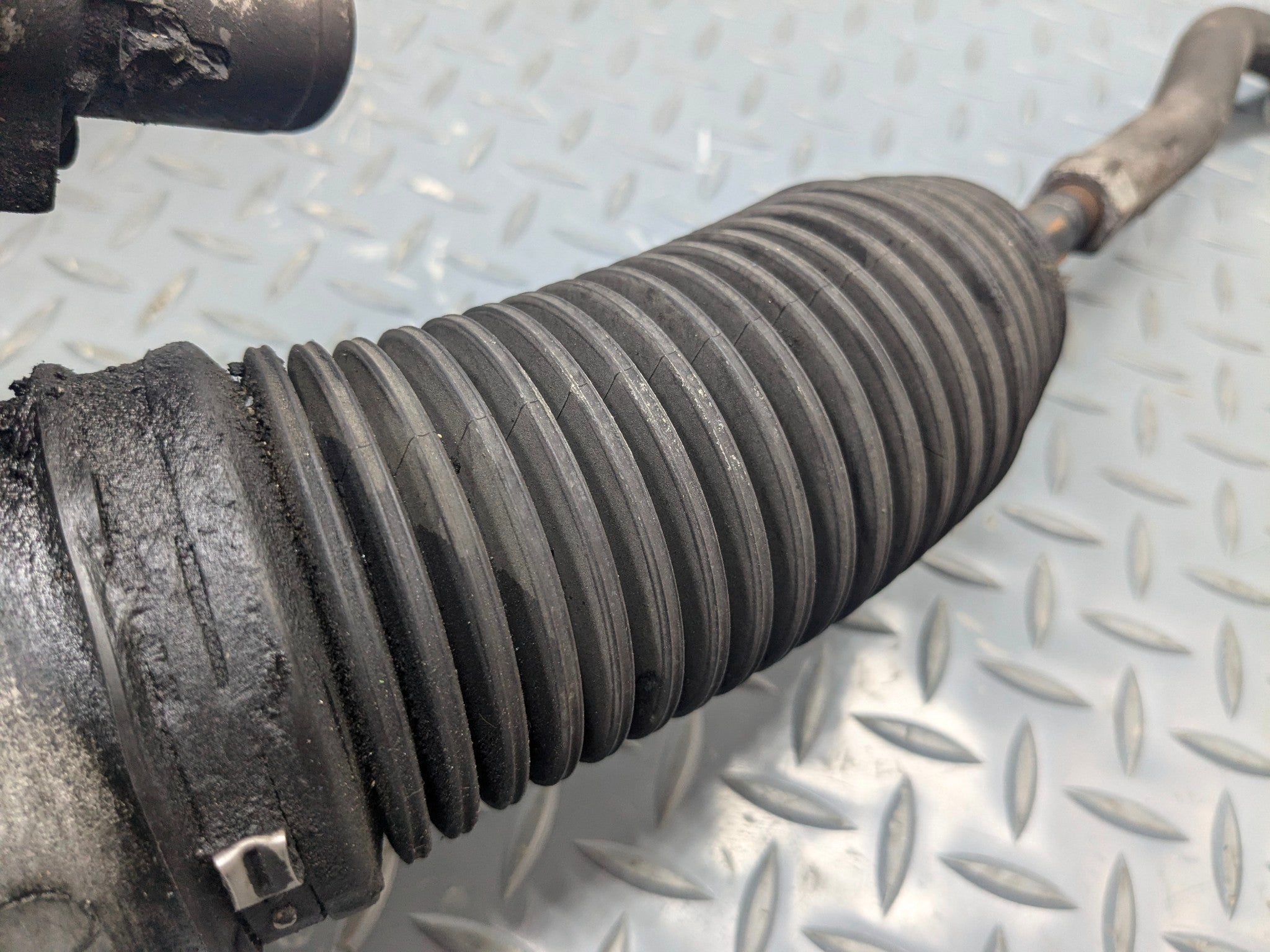 2009 - 2011 OEM MERCEDES-BENZ ML63 POWER STEERING GEAR RACK AND PINION