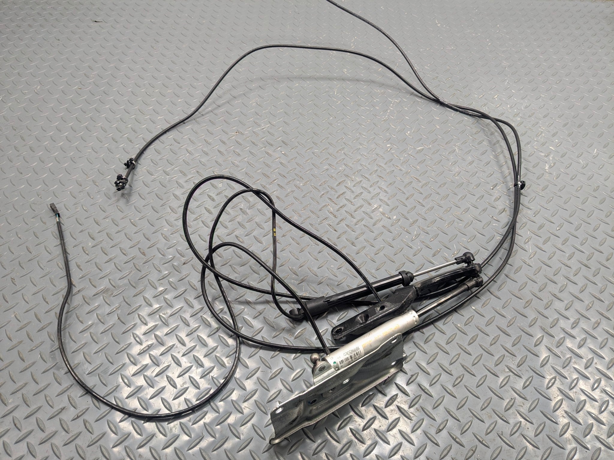 09 - 11 OEM MERCEDES-BENZ ML63 TRUNK LID TAILGATE HYDRAULIC PUMP MOTOR CYLINDER