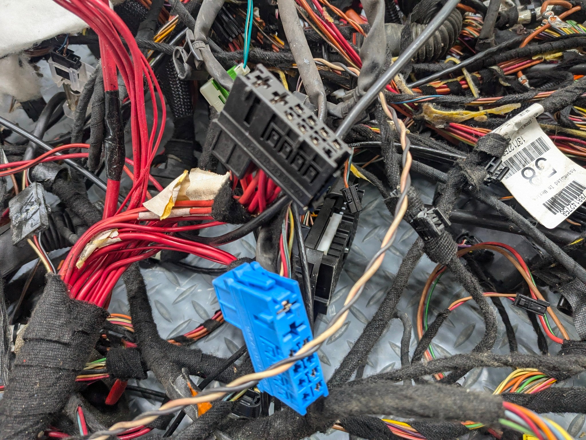 09 - 11 OEM MERCEDES-BENZ ML63 COMPLETE BODY WIRE HARNESS CABLES WITH FUSEBOX