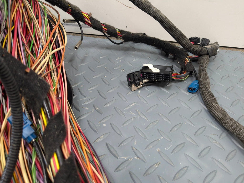 09 - 11 OEM MERCEDES-BENZ ML63 COMPLETE BODY WIRE HARNESS CABLES WITH FUSEBOX