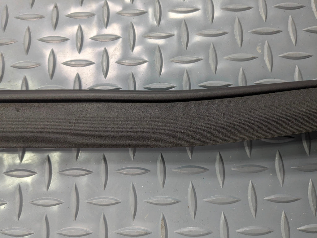 2009 - 11 OEM MERCEDES-BENZ ML63 FRONT RIGHT DOOR SEAL WEATHER STRIPPING RUBBER