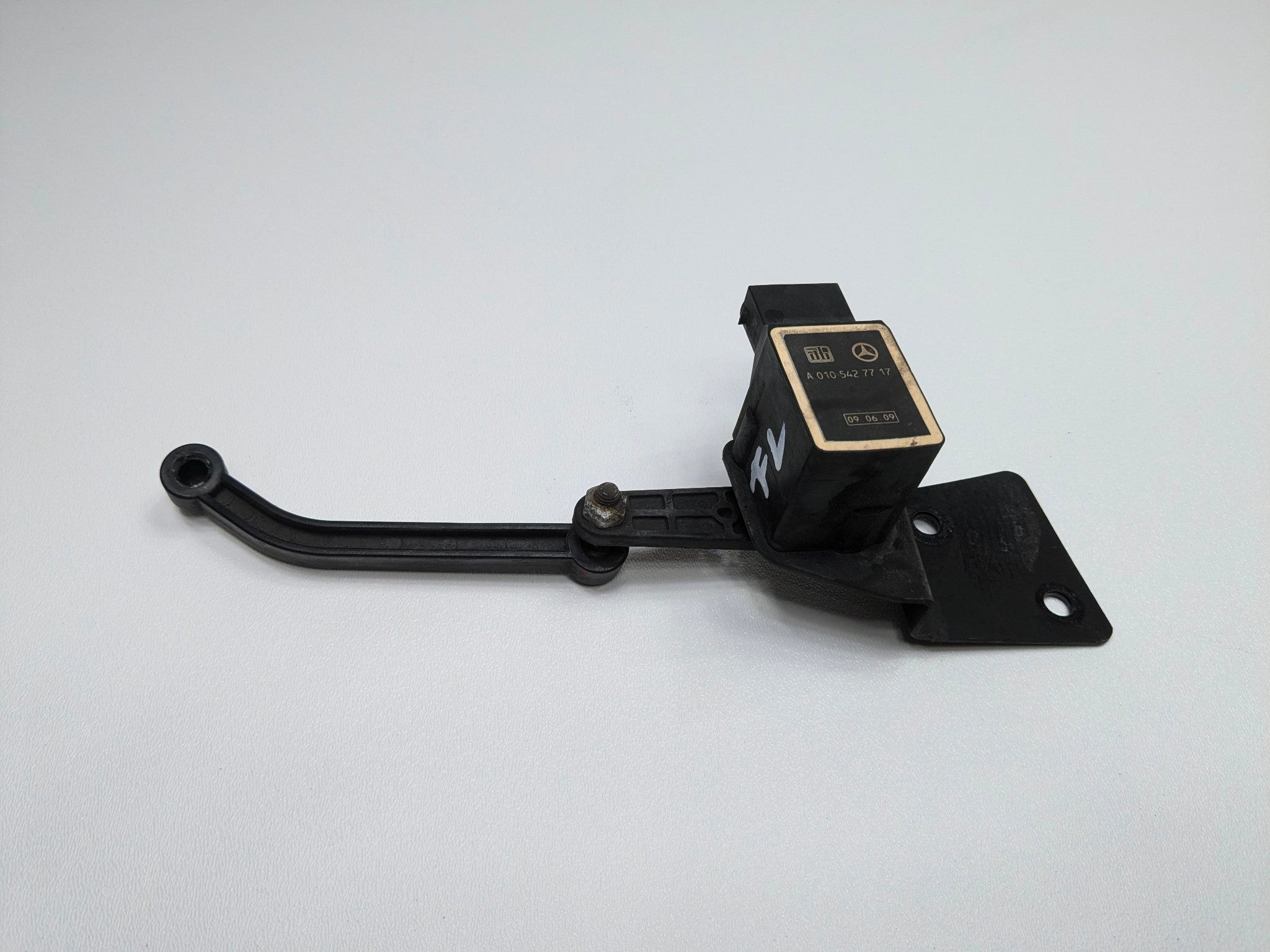 2009 - 2011 OEM MERCEDES-BENZ ML63 FRONT LEFT SUSPENSION HEIGHT LEVEL SENSOR