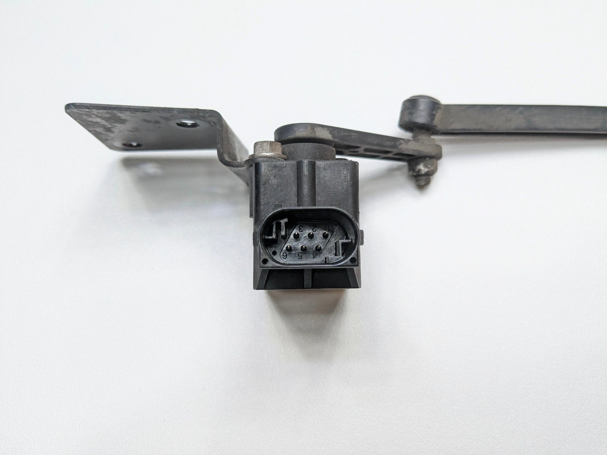 09 - 11 OEM MERCEDES-BENZ ML63 FRONT RIGHT AIR SUSPENSION LEVEL HEIGHT SENSOR