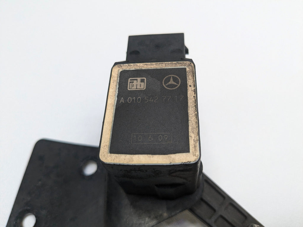 09 - 11 OEM MERCEDES-BENZ ML63 FRONT RIGHT AIR SUSPENSION LEVEL HEIGHT SENSOR