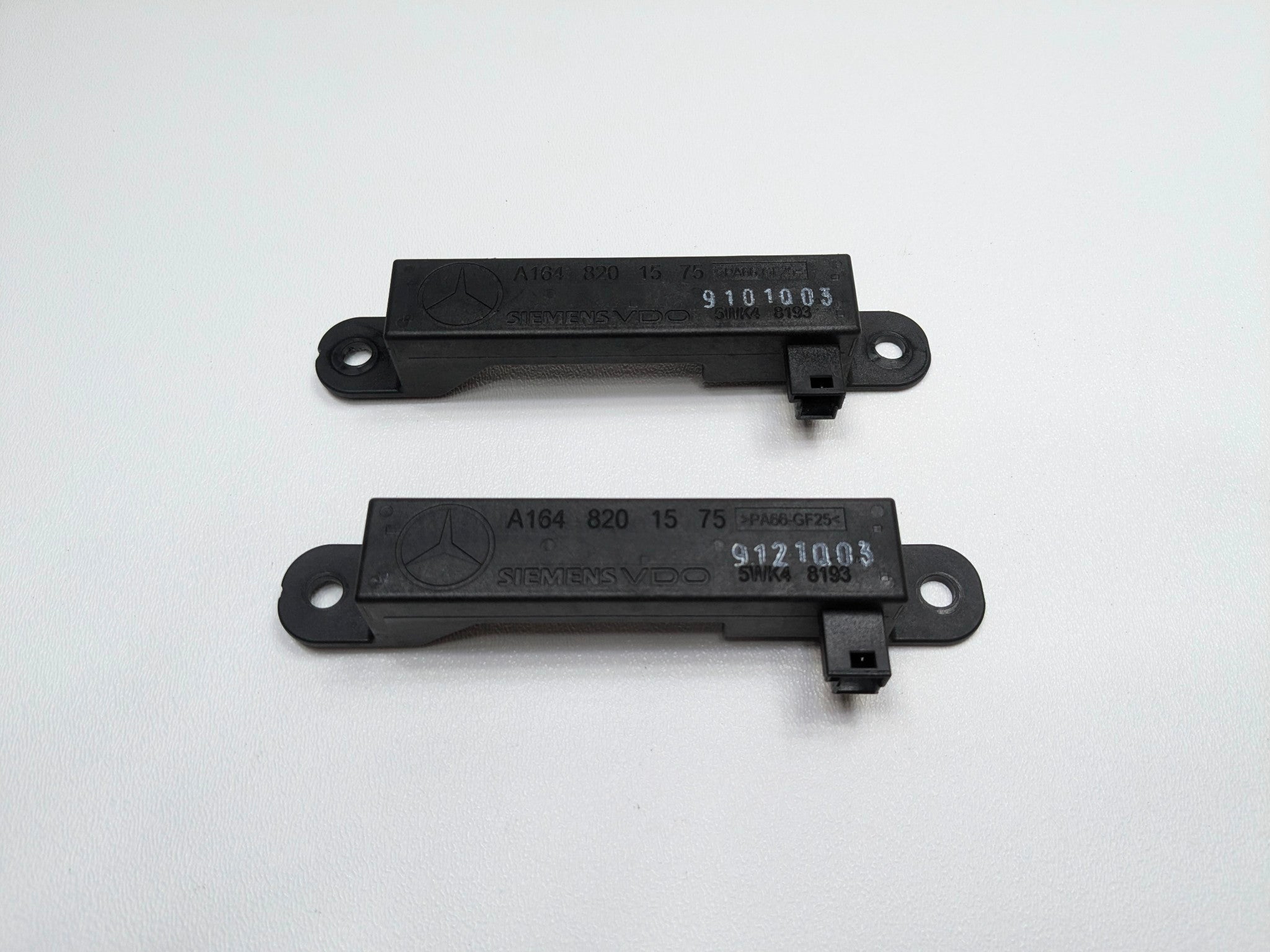 2009 - 2011 OEM MERCEDES-BENZ ML63 KEYLESS ENTRY ANTENNA CONTROL MODULE SENSOR
