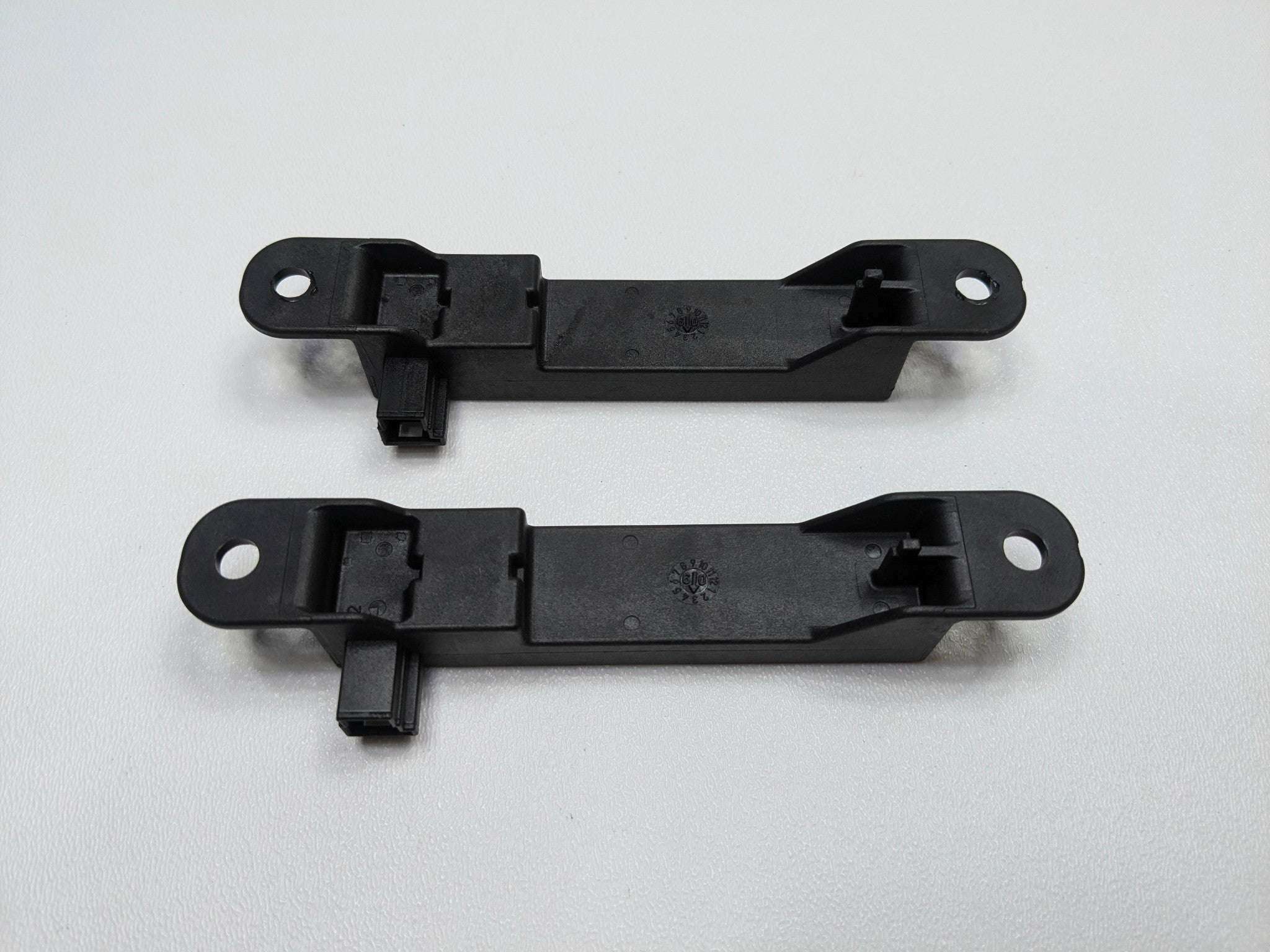 2009 - 2011 OEM MERCEDES-BENZ ML63 KEYLESS ENTRY ANTENNA CONTROL MODULE SENSOR