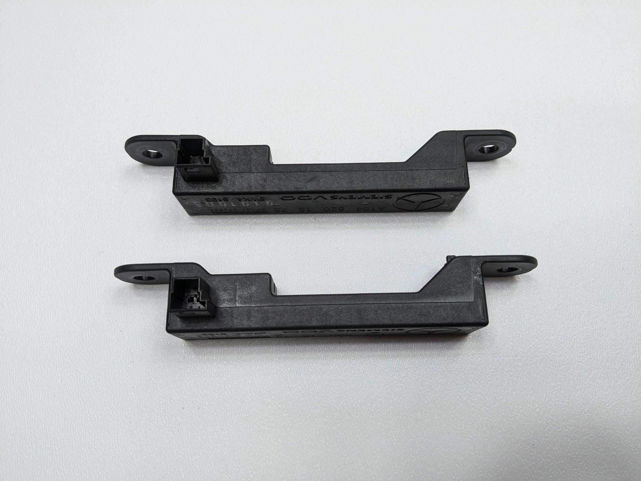 2009 - 2011 OEM MERCEDES-BENZ ML63 KEYLESS ENTRY ANTENNA CONTROL MODULE SENSOR
