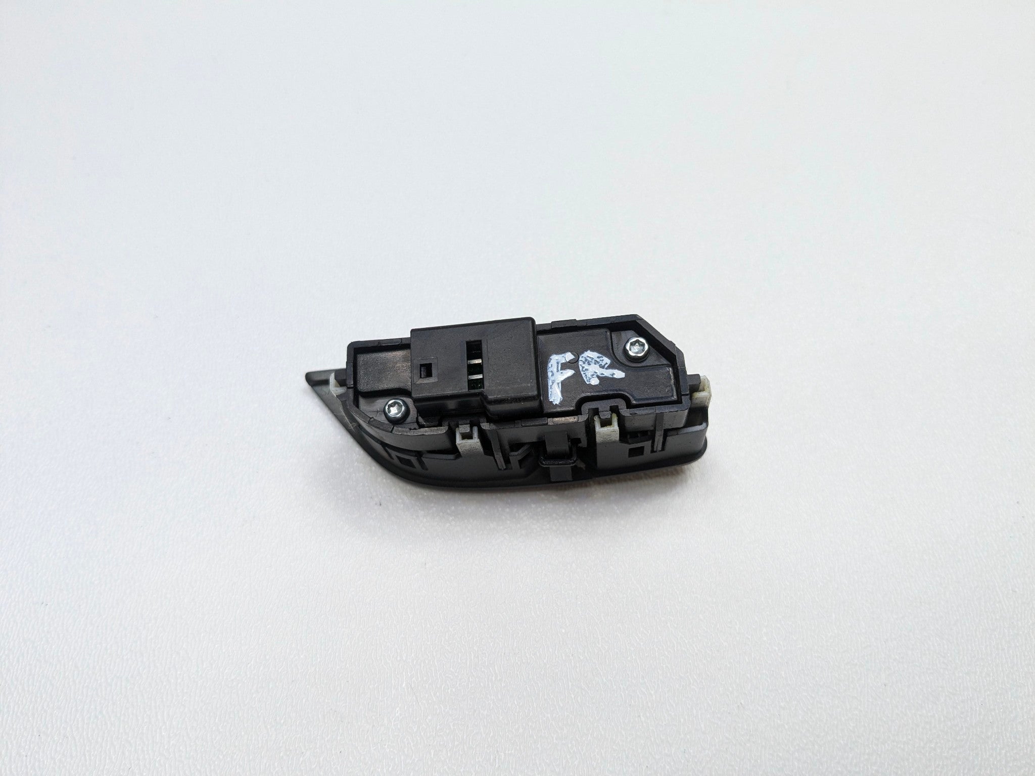 2009 - 2011 OEM MERCEDES-BENZ ML63 FRONT RIGHT DOOR UNLOCK LOCK SWITCH