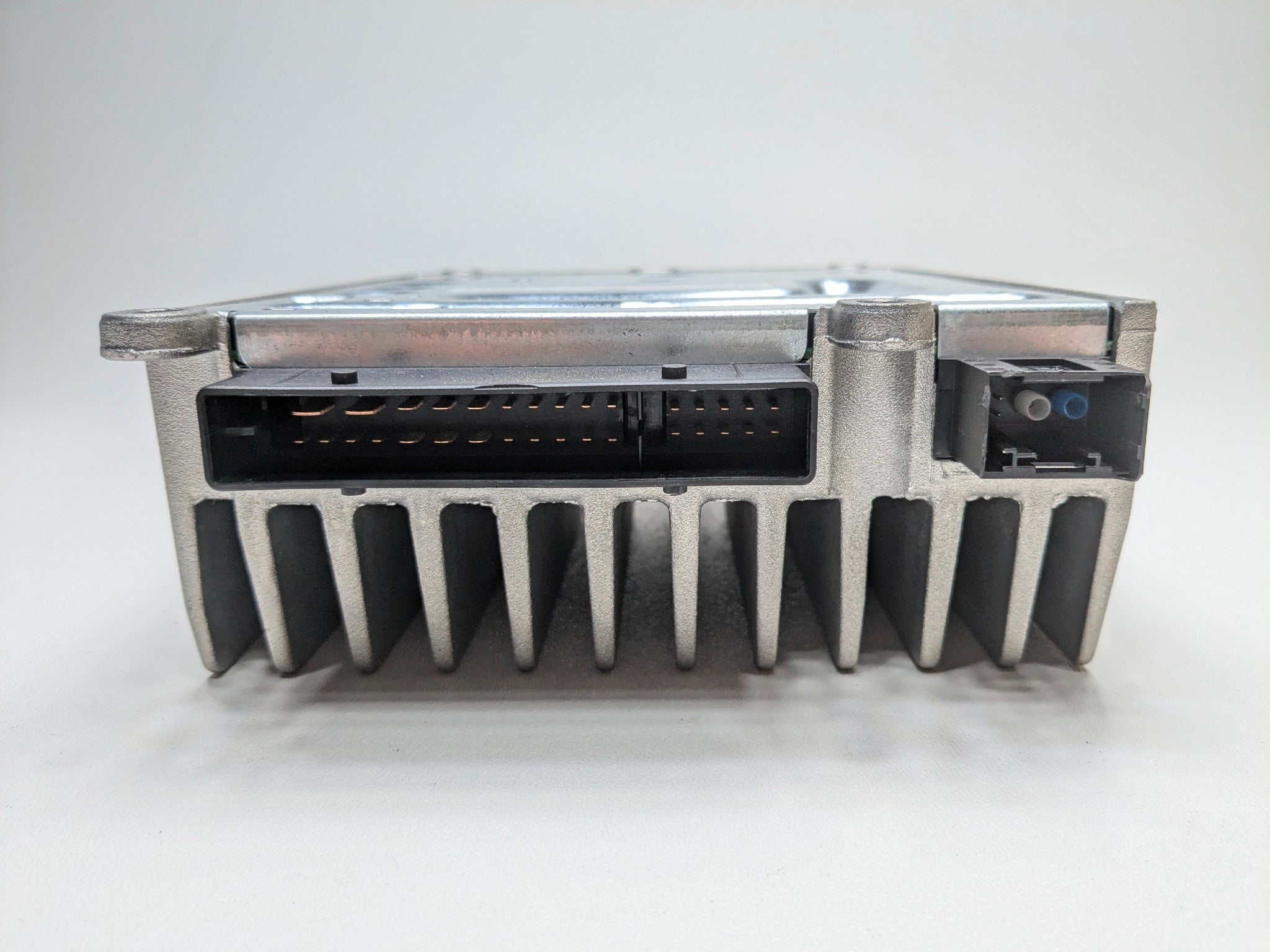 2009 - 2011 OEM MERCEDES-BENZ ML63 HARMAN BECKER AUDIO AMPLIFIER AMP