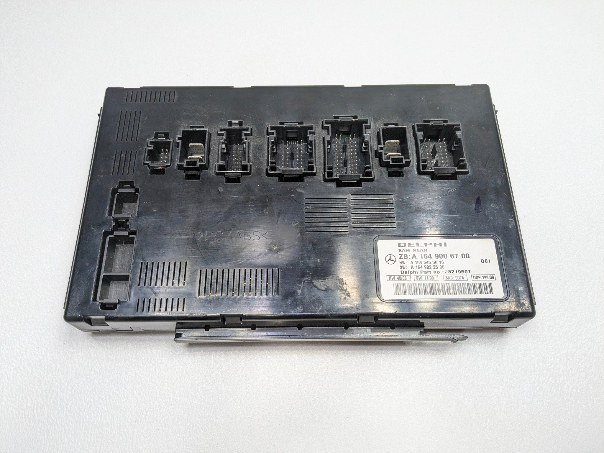 2009 - 2011 OEM MERCEDES-BENZ ML63 REAR SAM TRUNK BODY CONTROL FUSE BOX