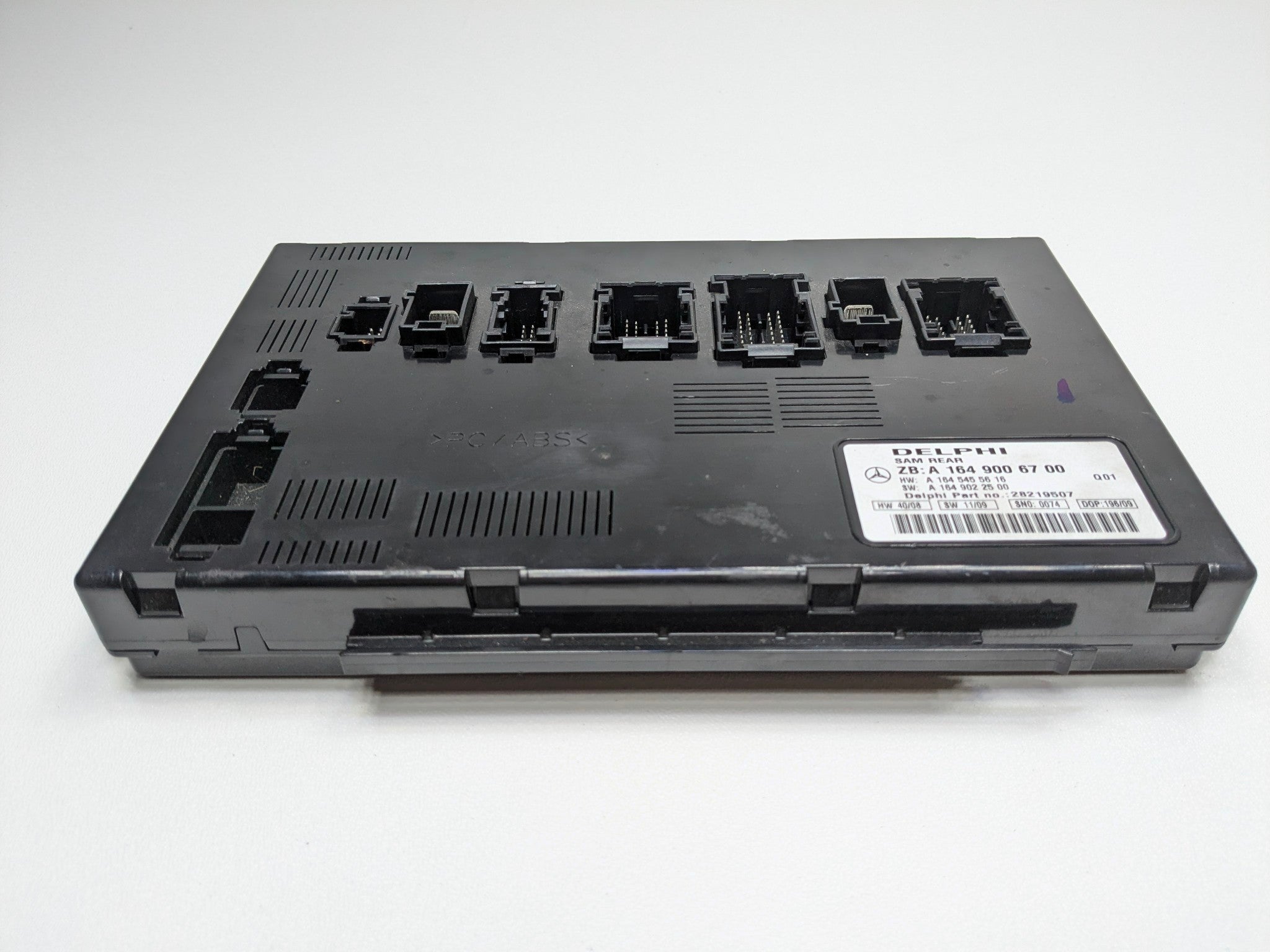 2009 - 2011 OEM MERCEDES-BENZ ML63 REAR SAM TRUNK BODY CONTROL FUSE BOX
