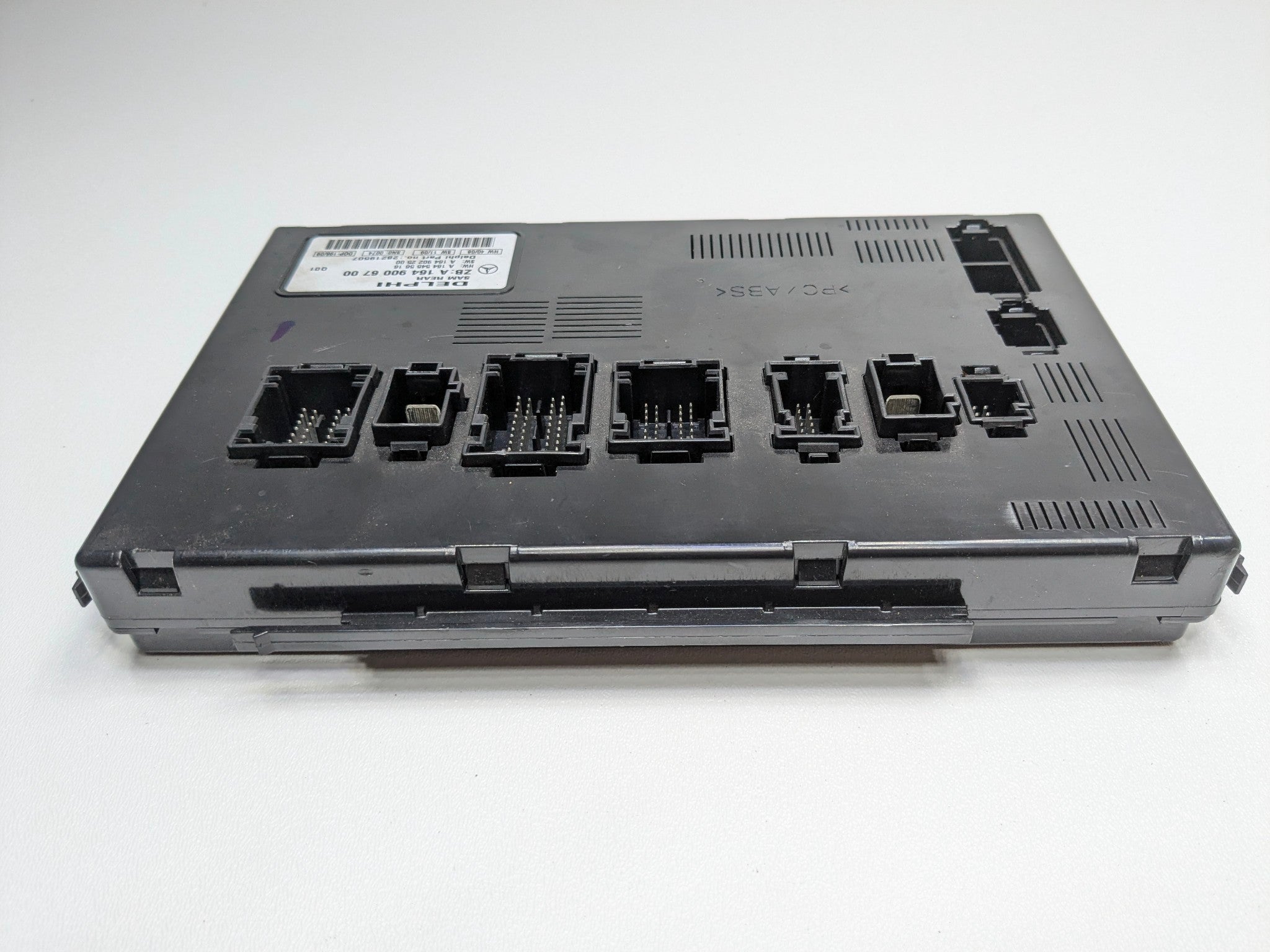 2009 - 2011 OEM MERCEDES-BENZ ML63 REAR SAM TRUNK BODY CONTROL FUSE BOX