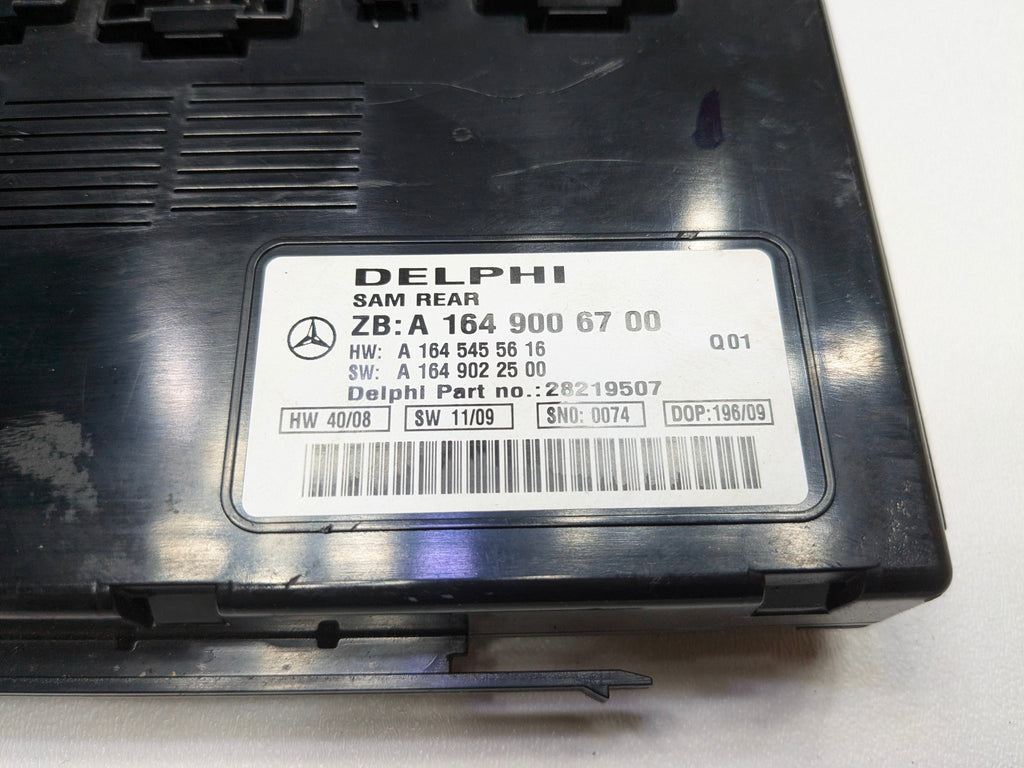 2009 - 2011 OEM MERCEDES-BENZ ML63 REAR SAM TRUNK BODY CONTROL FUSE BOX