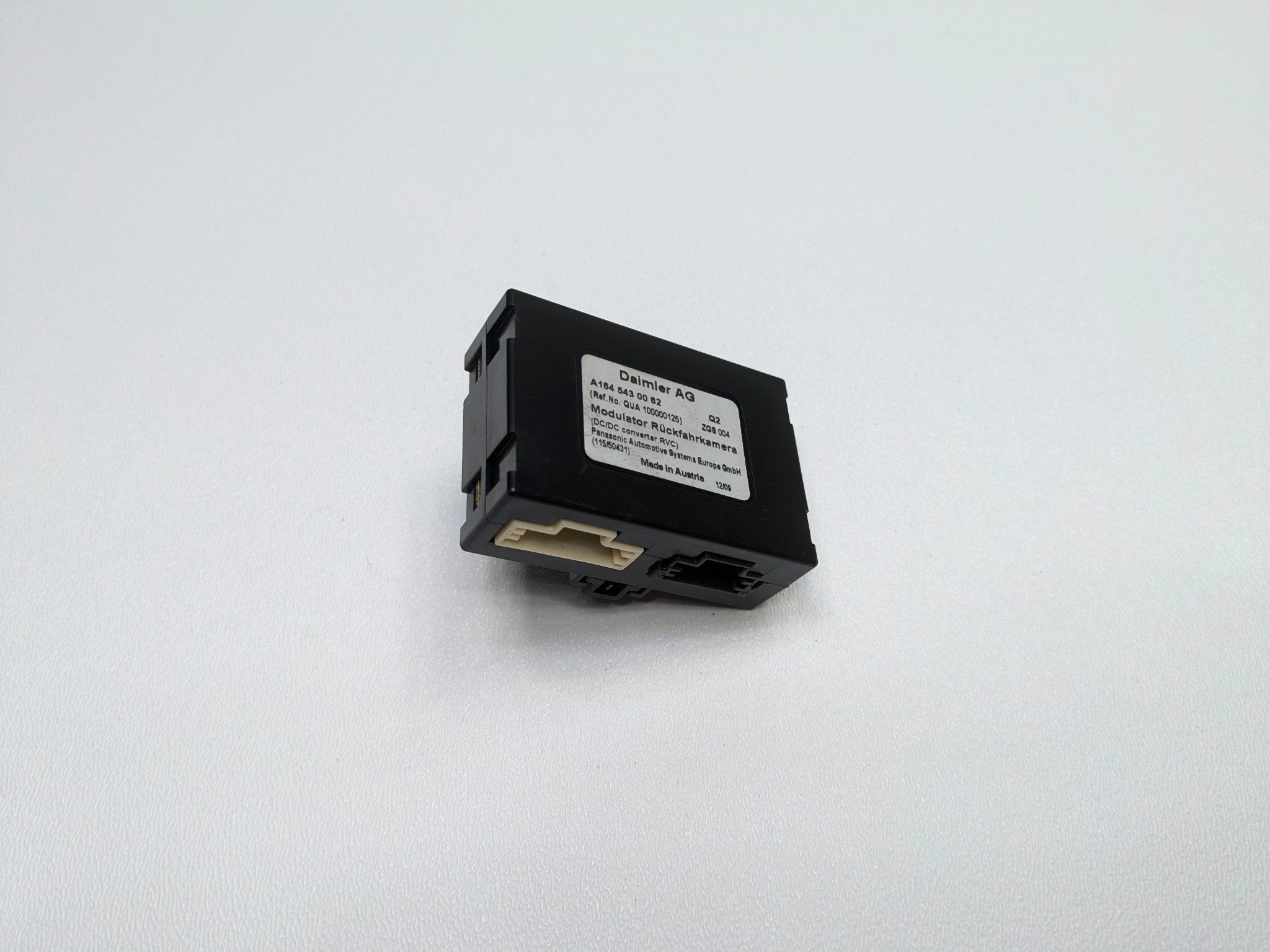 2009 - 2011 OEM MERCEDES-BENZ ML63 REAR VIEW CAMERA CONTROL MODULE
