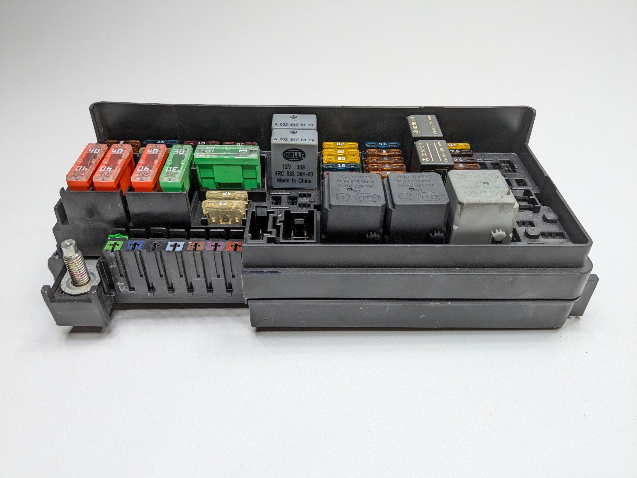 2009 - 2011 OEM MERCEDES-BENZ ML63 REAR RELAY SAM FUSE BOX ASSEMBLY