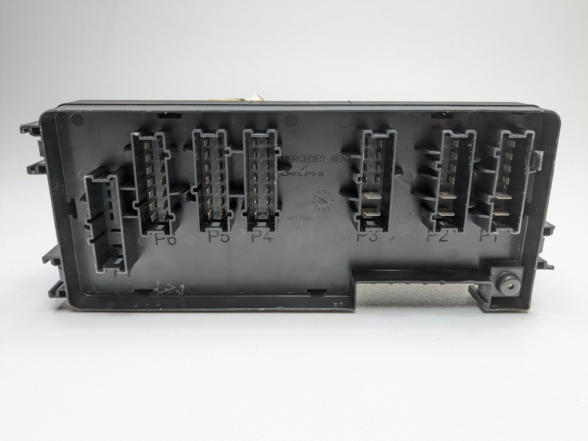 2009 - 2011 OEM MERCEDES-BENZ ML63 REAR RELAY SAM FUSE BOX ASSEMBLY