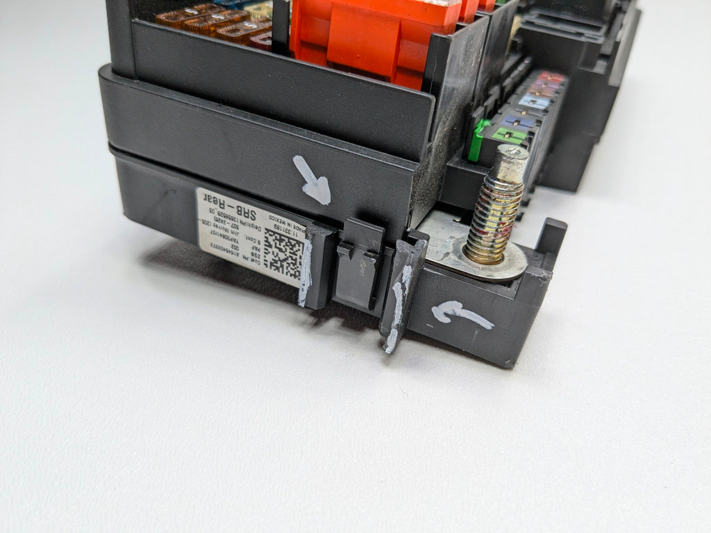 2009 - 2011 OEM MERCEDES-BENZ ML63 REAR RELAY SAM FUSE BOX ASSEMBLY