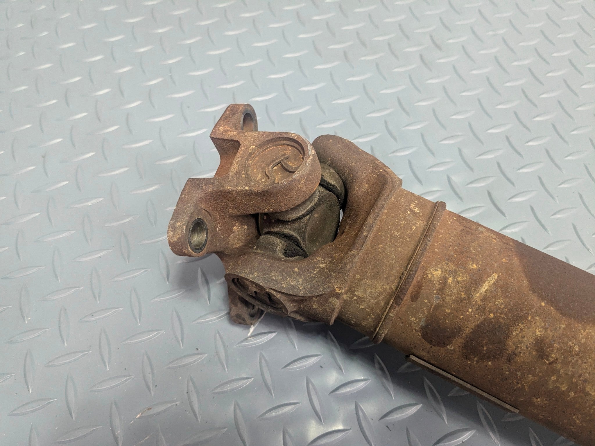 2004 - 2008 OEM FORD F150 REAR DRIVE SHAFT CARDAN PROPELLER ASSEMBLY