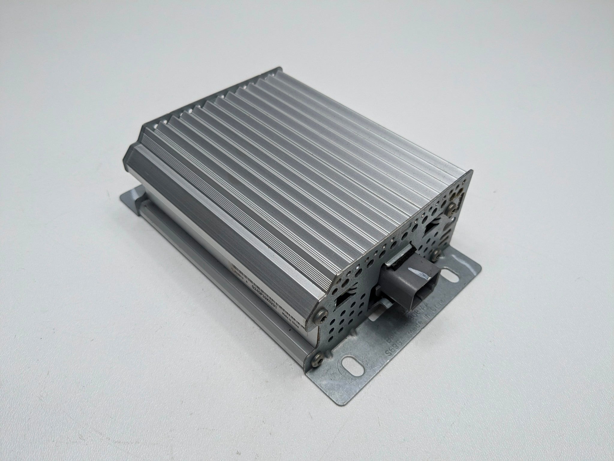 2013 - 2016 OEM LINCOLN MKZ AUDIO RADIO STEREO SOUND SYSTEM AMPLIFIER MODULE