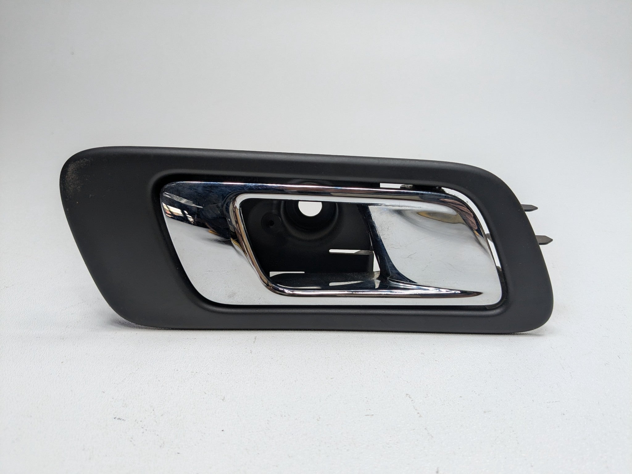 2011 - 2015 OEM FORD EXPLORER REAR RIGHT PASSENGER SIDE INSIDE DOOR HANDLE