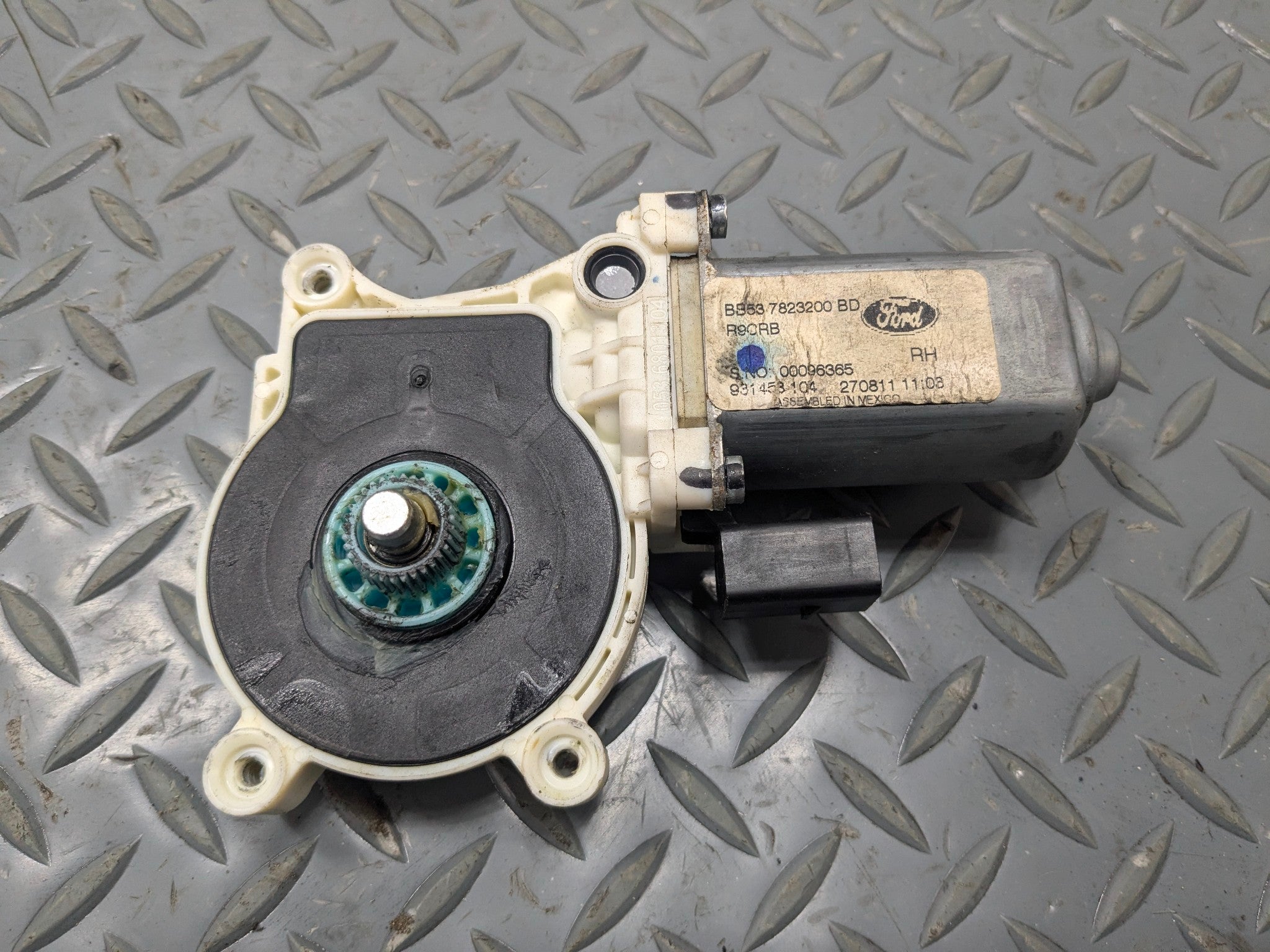 2011 - 2015 OEM FORD EXPLORER FRONT RIGHT SIDE DOOR POWER WINDOW MOTOR REGULATOR