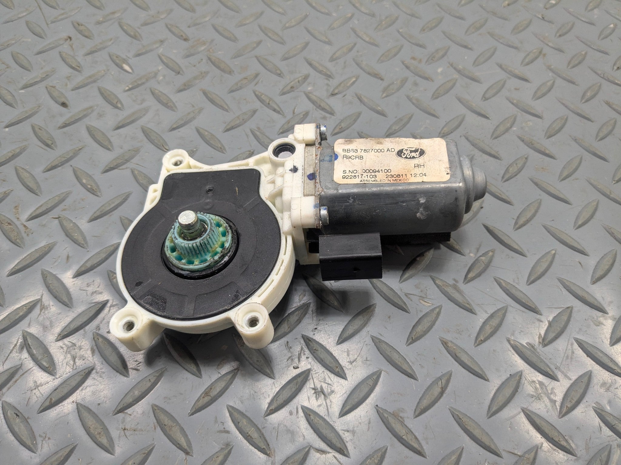2011 - 2015 OEM FORD EXPLORER REAR RIGHT SIDE DOOR POWER WINDOW MOTOR REGULATOR
