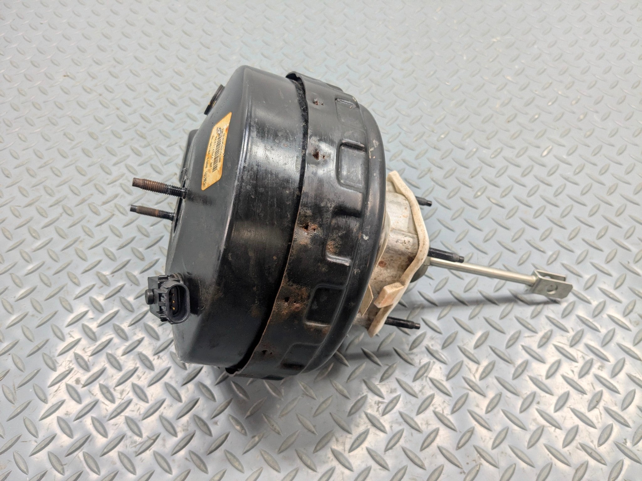 2011 - 2015 OEM FORD EXPLORER POWER BRAKE BOOSTER ASSEMBLY