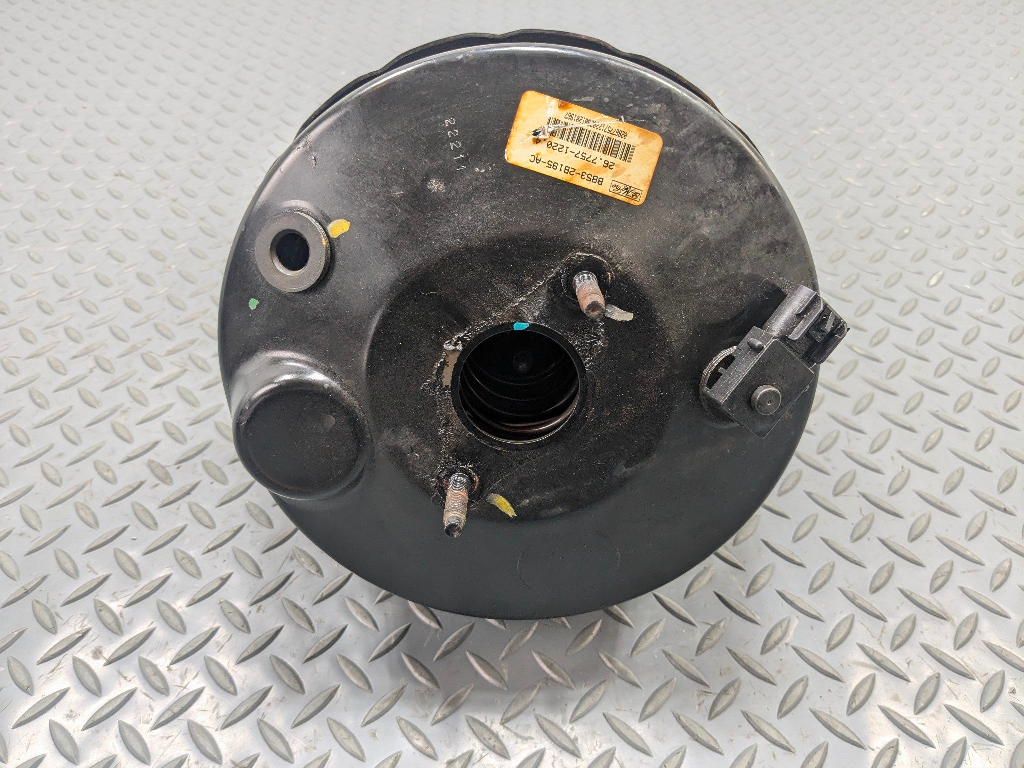 2011 - 2015 OEM FORD EXPLORER POWER BRAKE BOOSTER ASSEMBLY