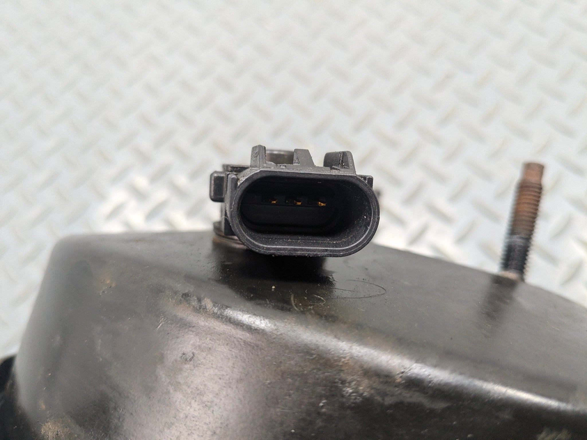 2011 - 2015 OEM FORD EXPLORER POWER BRAKE BOOSTER ASSEMBLY