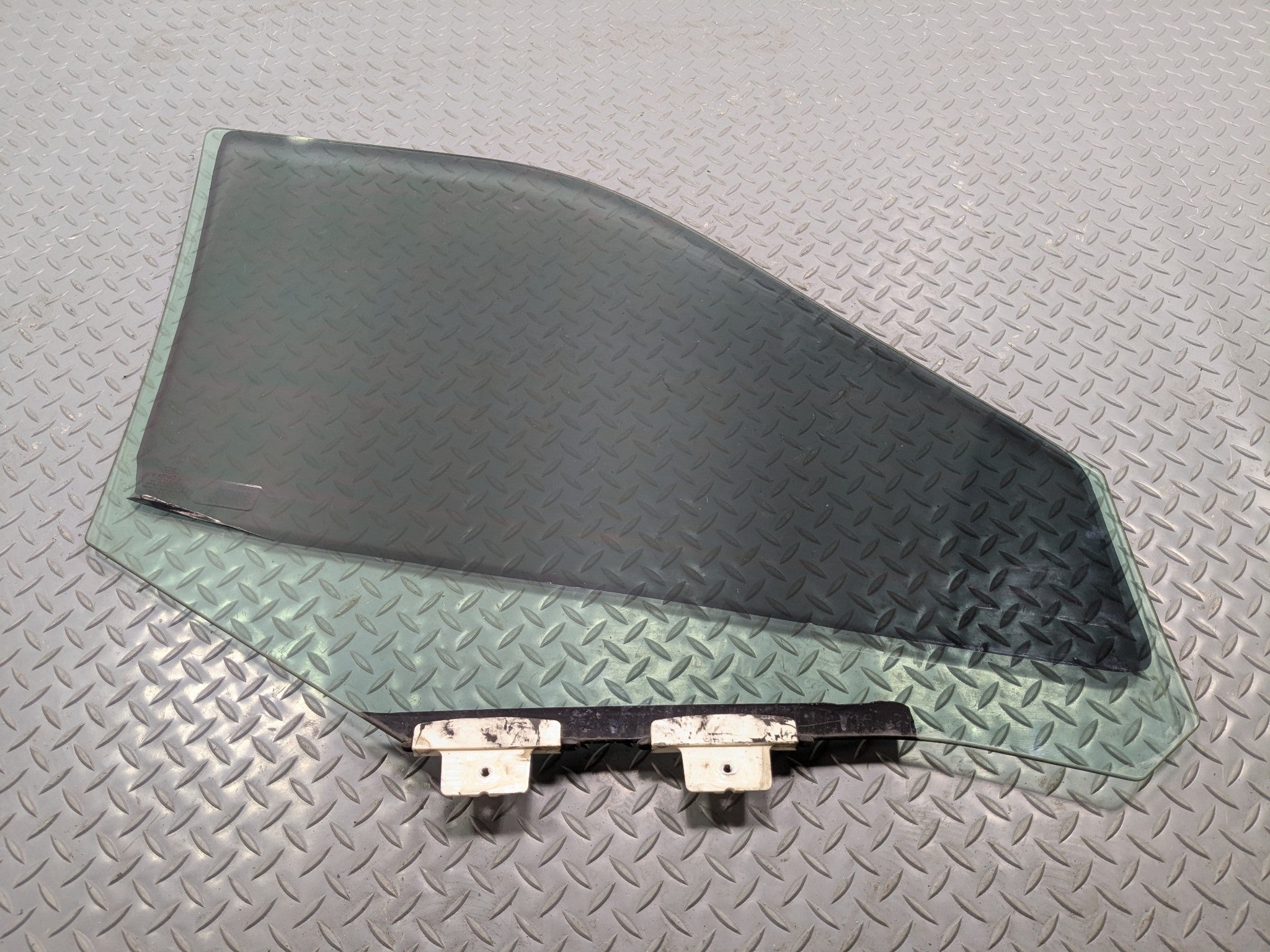 2011 - 2015 OEM FORD EXPLORER FRONT LEFT DRIVER SIDE DOOR GLASS WINDOW