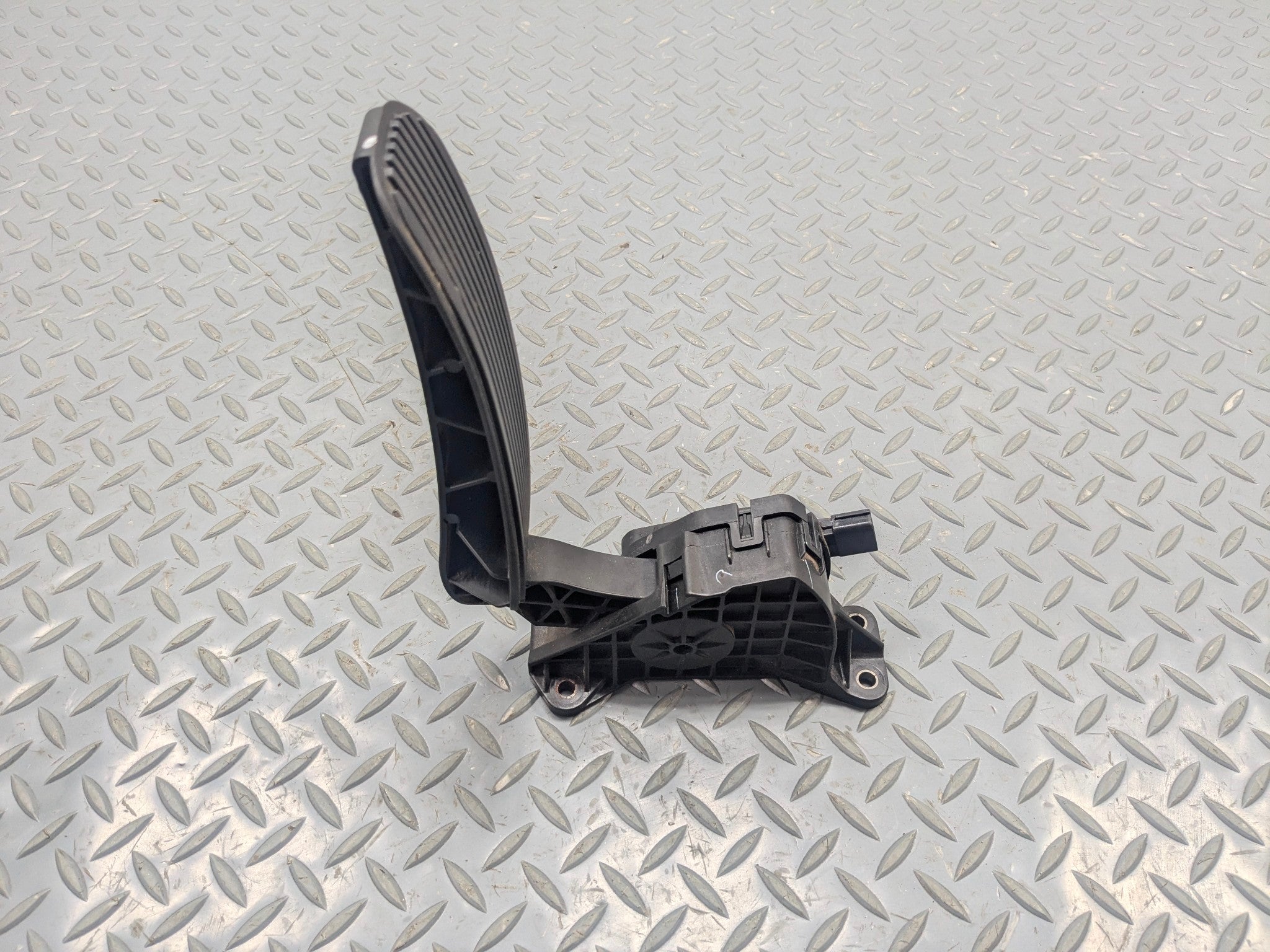 2011 - 2015 OEM FORD EXPLORER ACCELERATOR THROTTLE PEDAL SENSOR