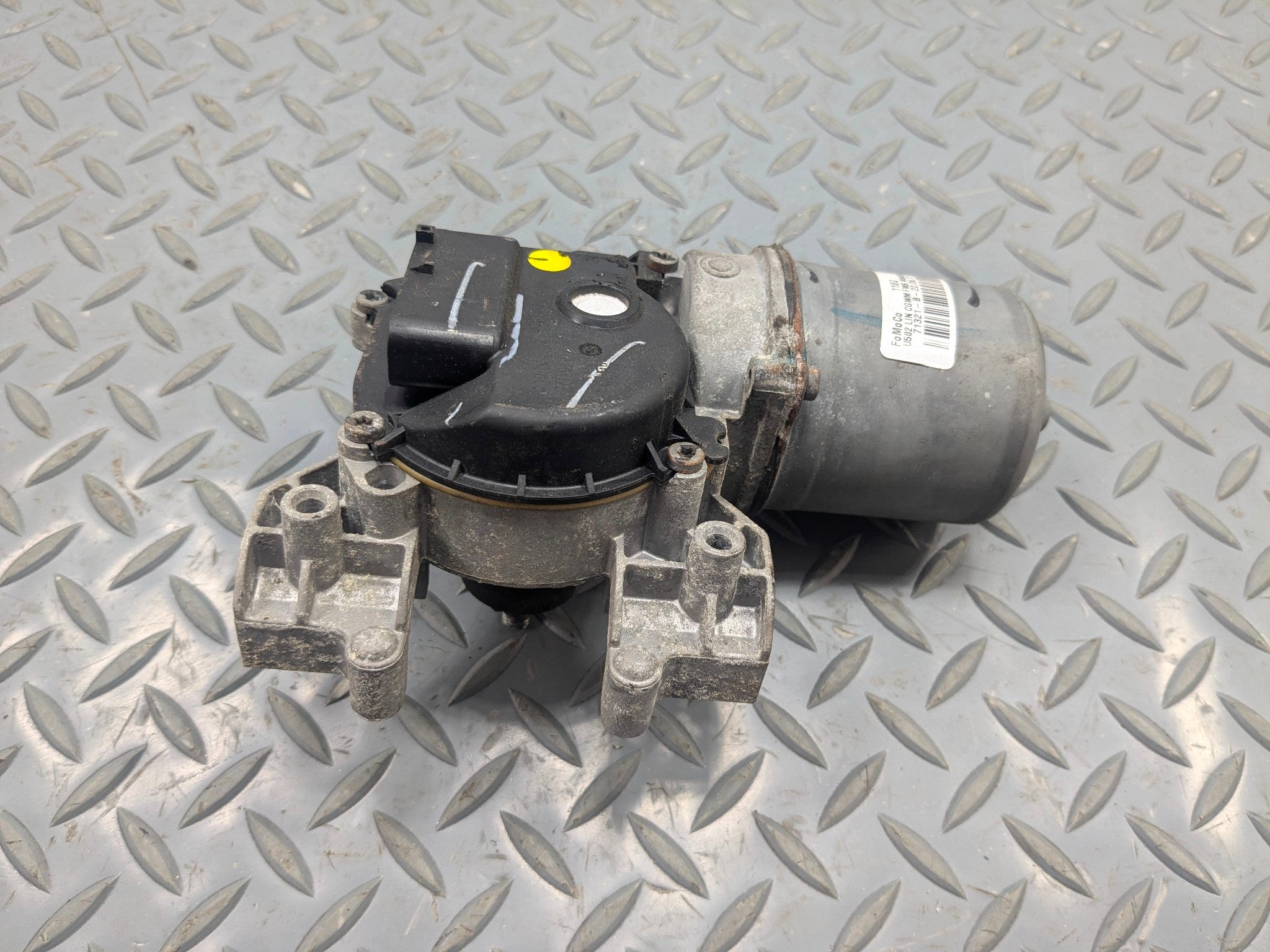 2011 - 2015 OEM FORD EXPLORER FRONT WINDSHIELD WIPER MOTOR ASSYMBLY
